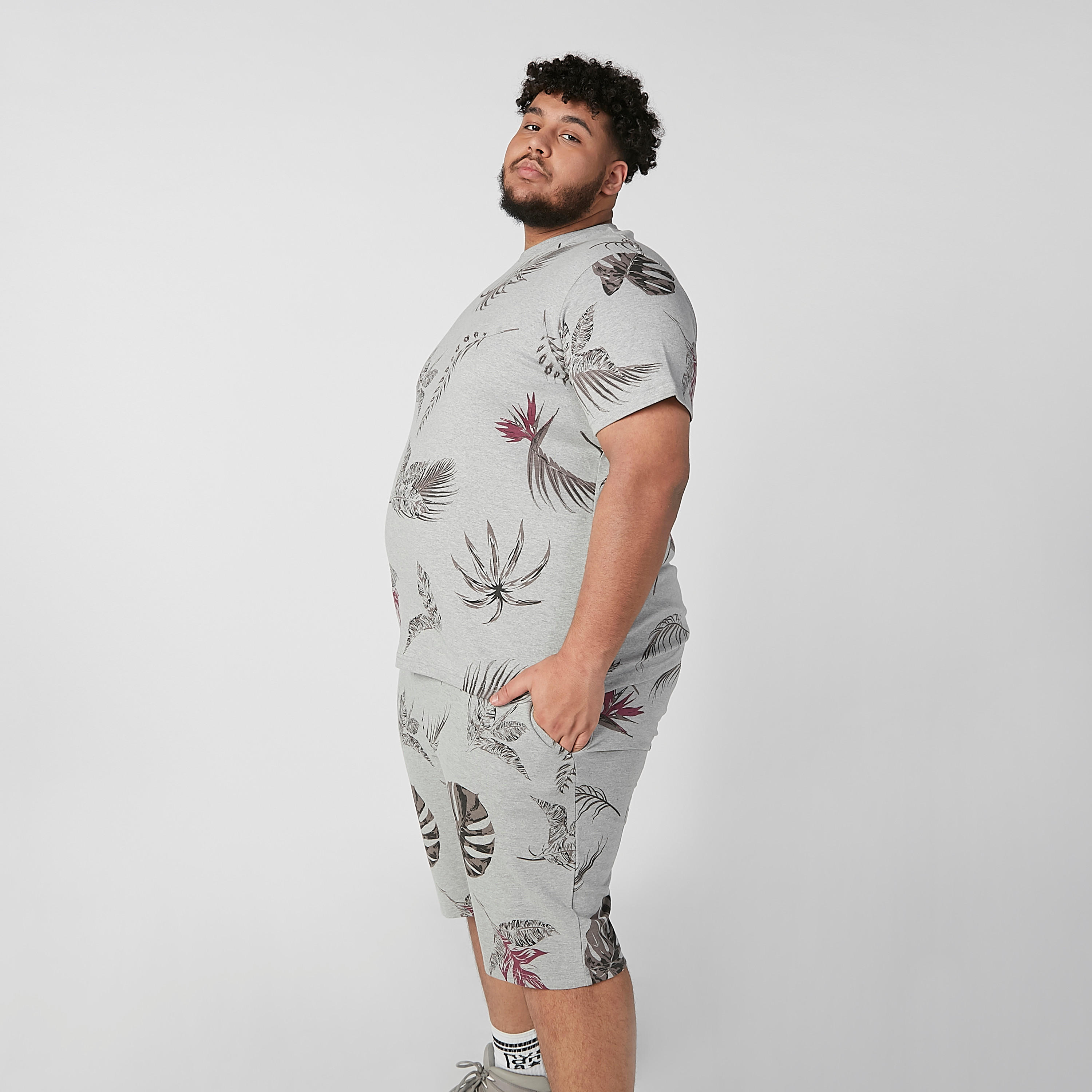 تيشيرت مستدام بياقة مستديرة وأكمام قصيرة وطبعات-men-clothing-tshirtsandpolos-tshirts-image-9