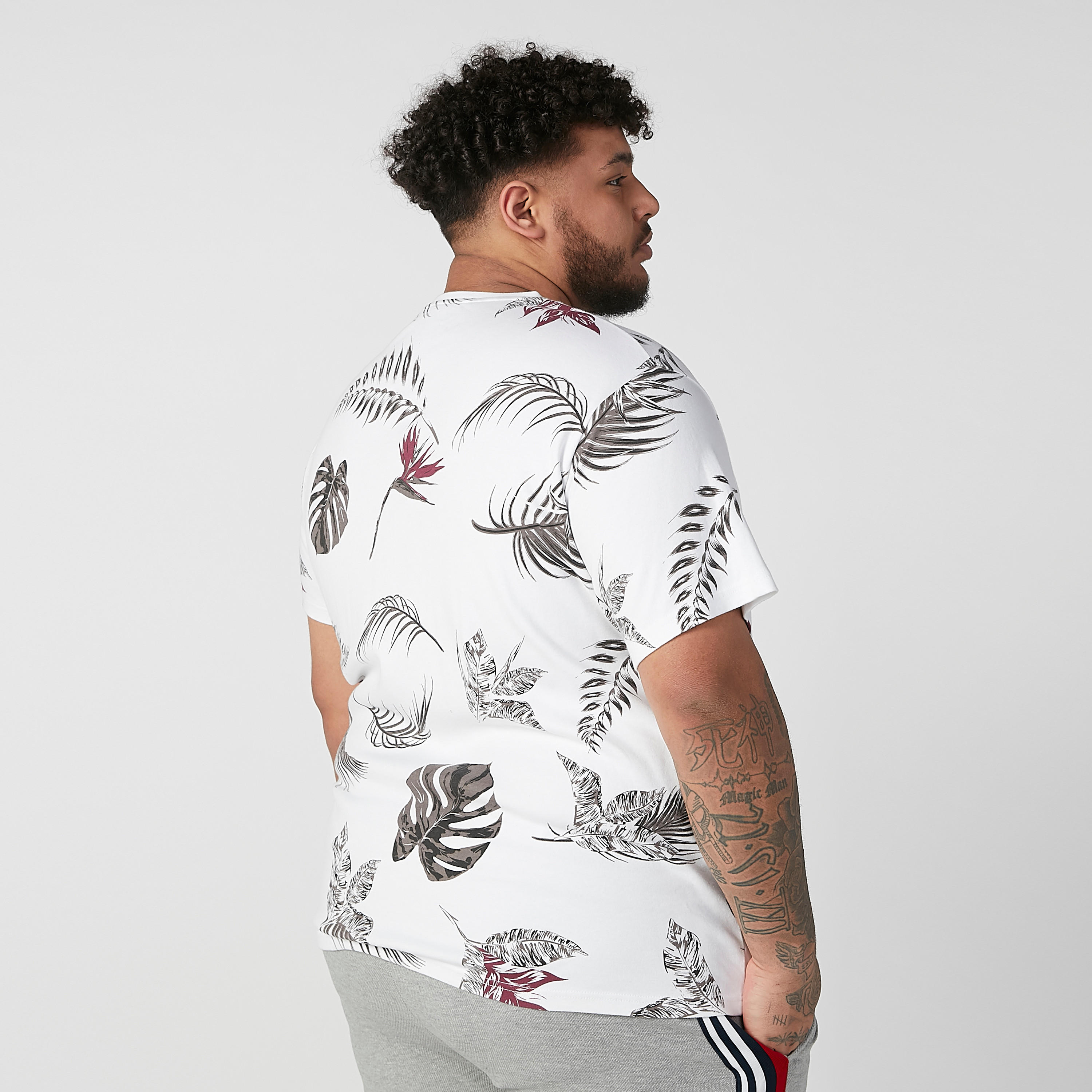 تيشيرت مستدام بياقة مستديرة وأكمام قصيرة وطبعات-men-clothing-tshirtsandpolos-tshirts-image-3