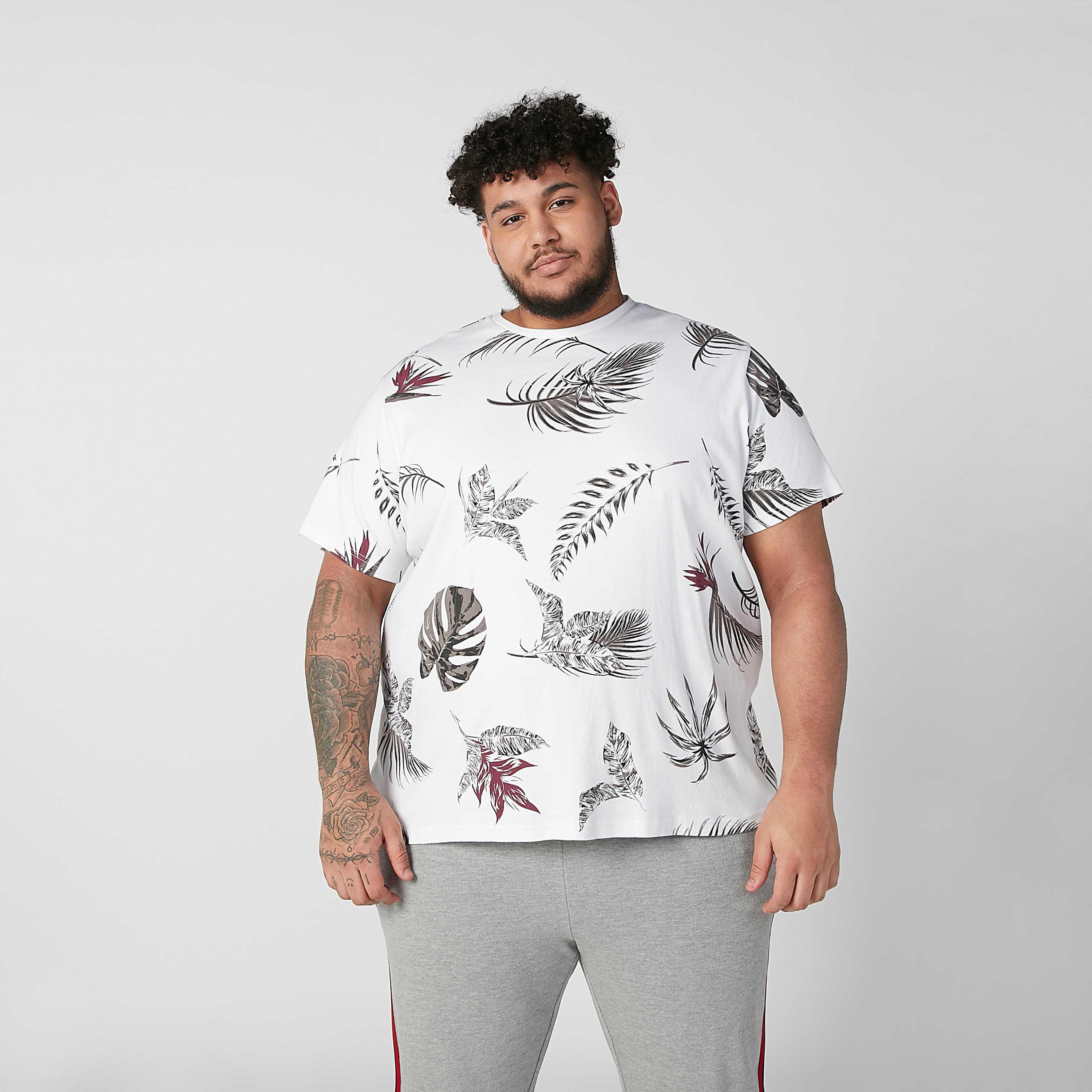 تيشيرت مستدام بياقة مستديرة وأكمام قصيرة وطبعات-men-clothing-tshirtsandpolos-tshirts-image-4
