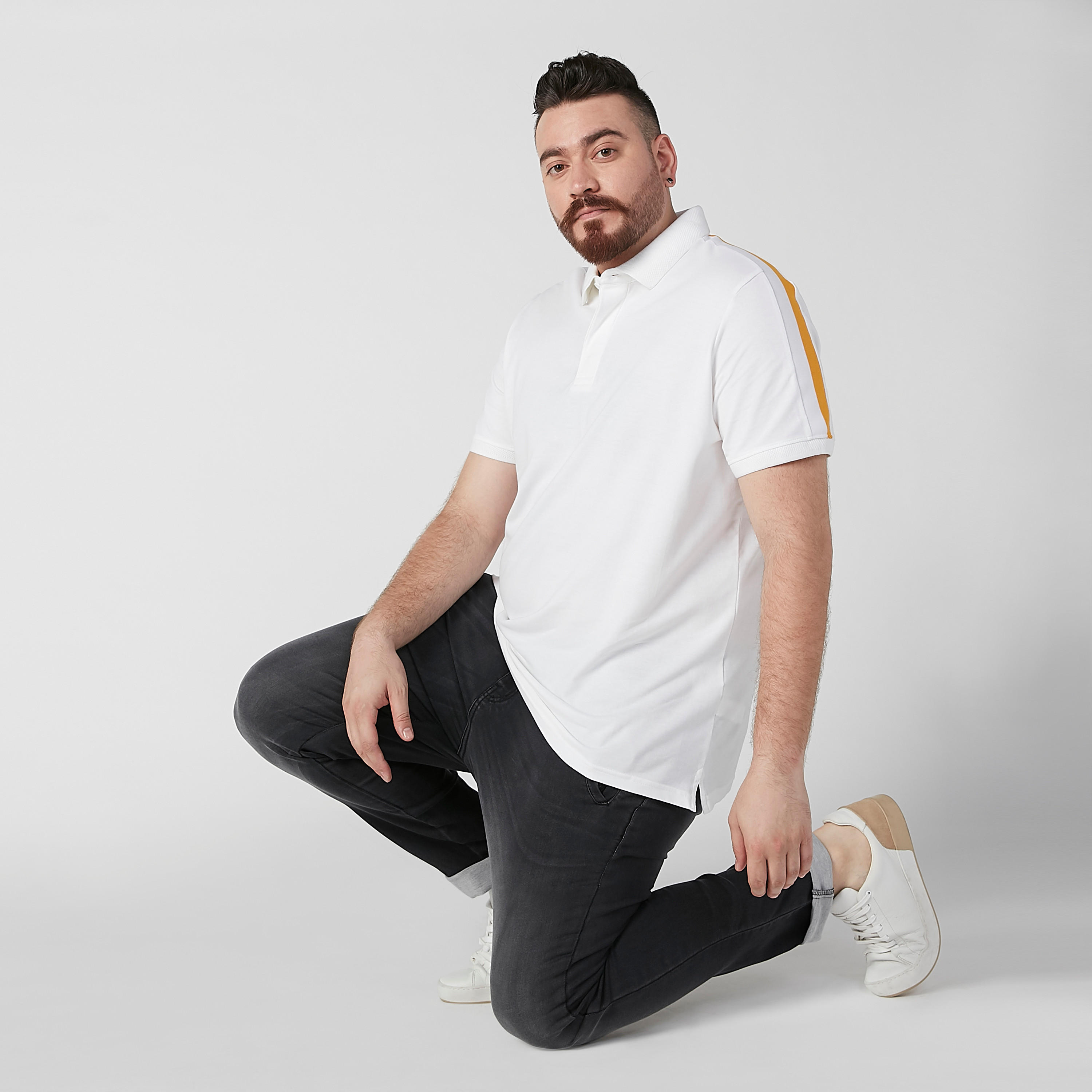 بنطلون جينز مستدام سادة برباط وخصر متوسط الارتفاع وجيوب -men-clothing-bottoms-jeans-image-1