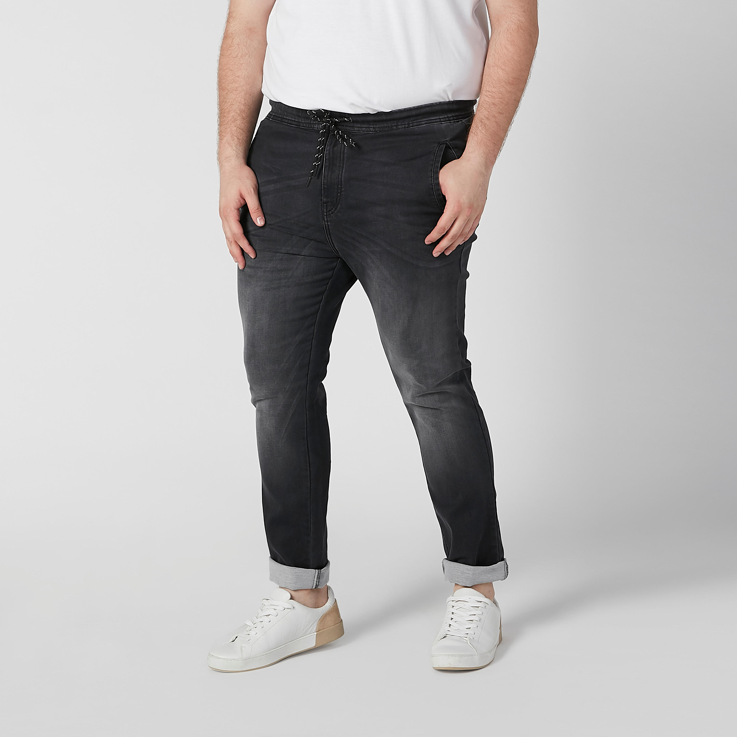 بنطلون جينز مستدام سادة برباط وخصر متوسط الارتفاع وجيوب -men-clothing-bottoms-jeans-image-2