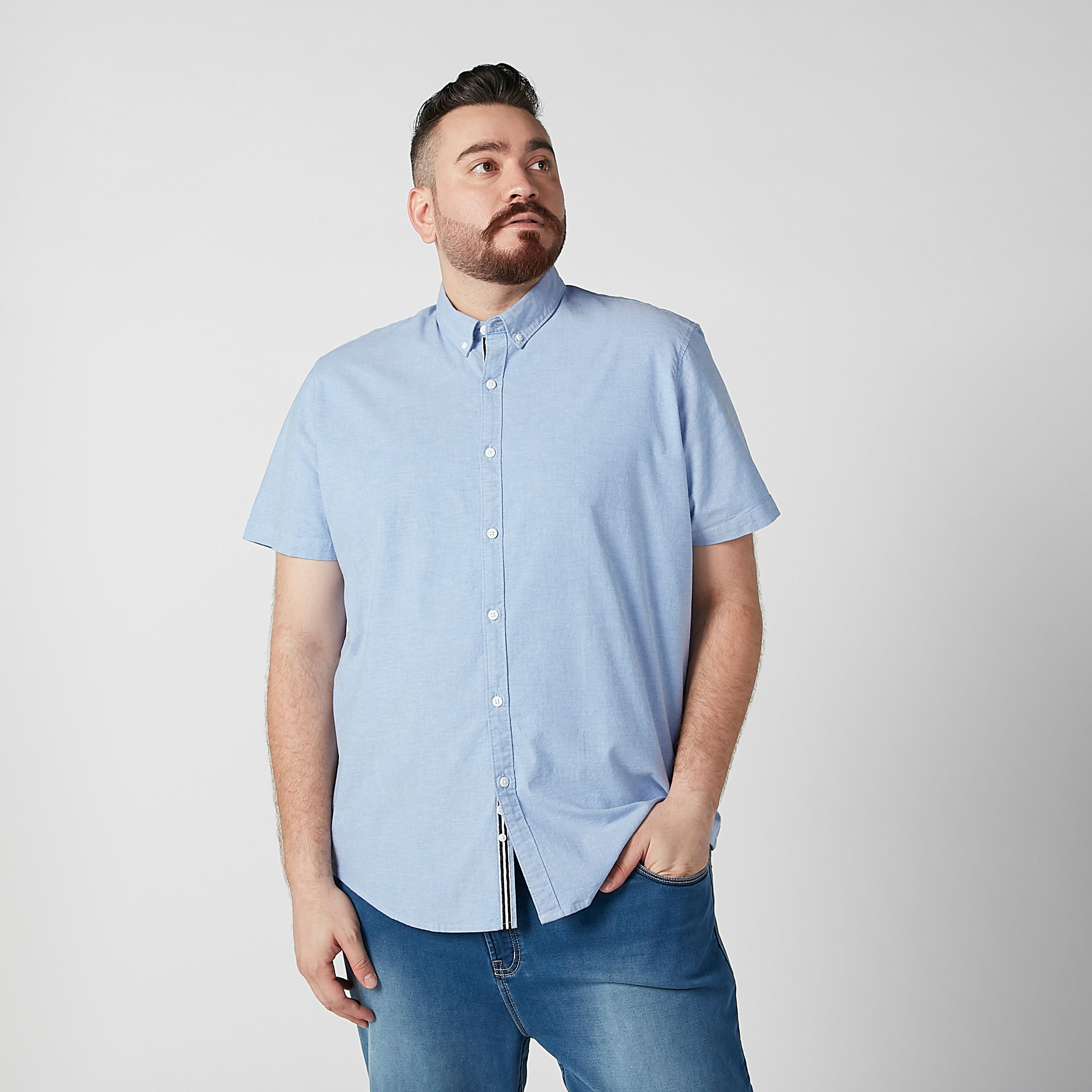 قميص سادة بياقة عاديّة وأكمام قصيرة-men-clothing-shirts-image-2