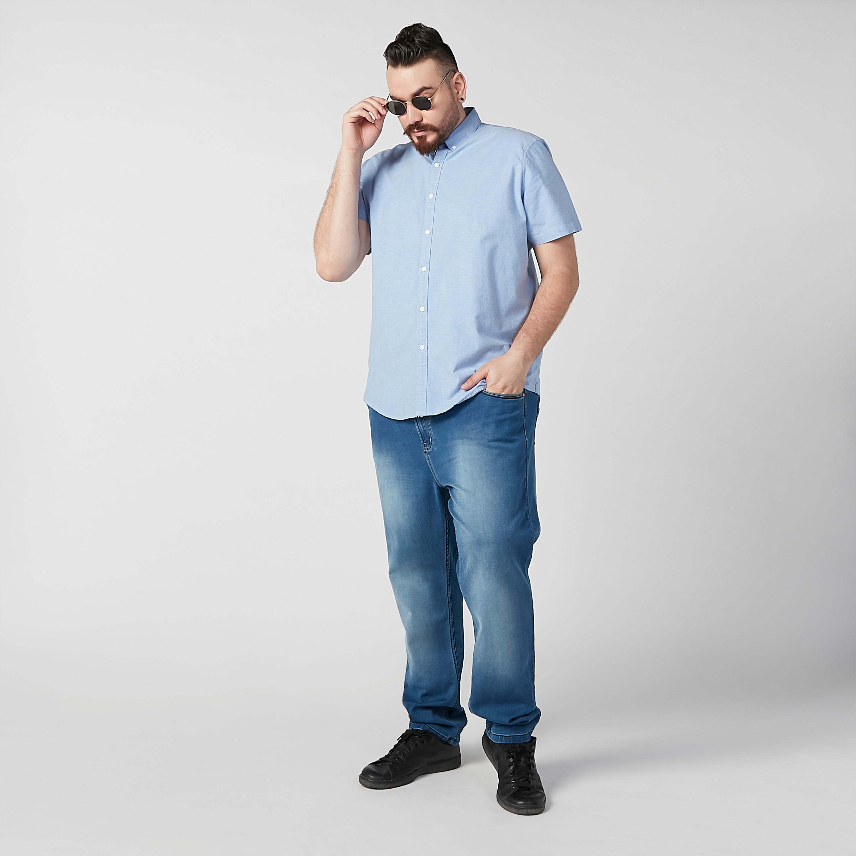 قميص سادة بياقة عاديّة وأكمام قصيرة-men-clothing-shirts-image-5