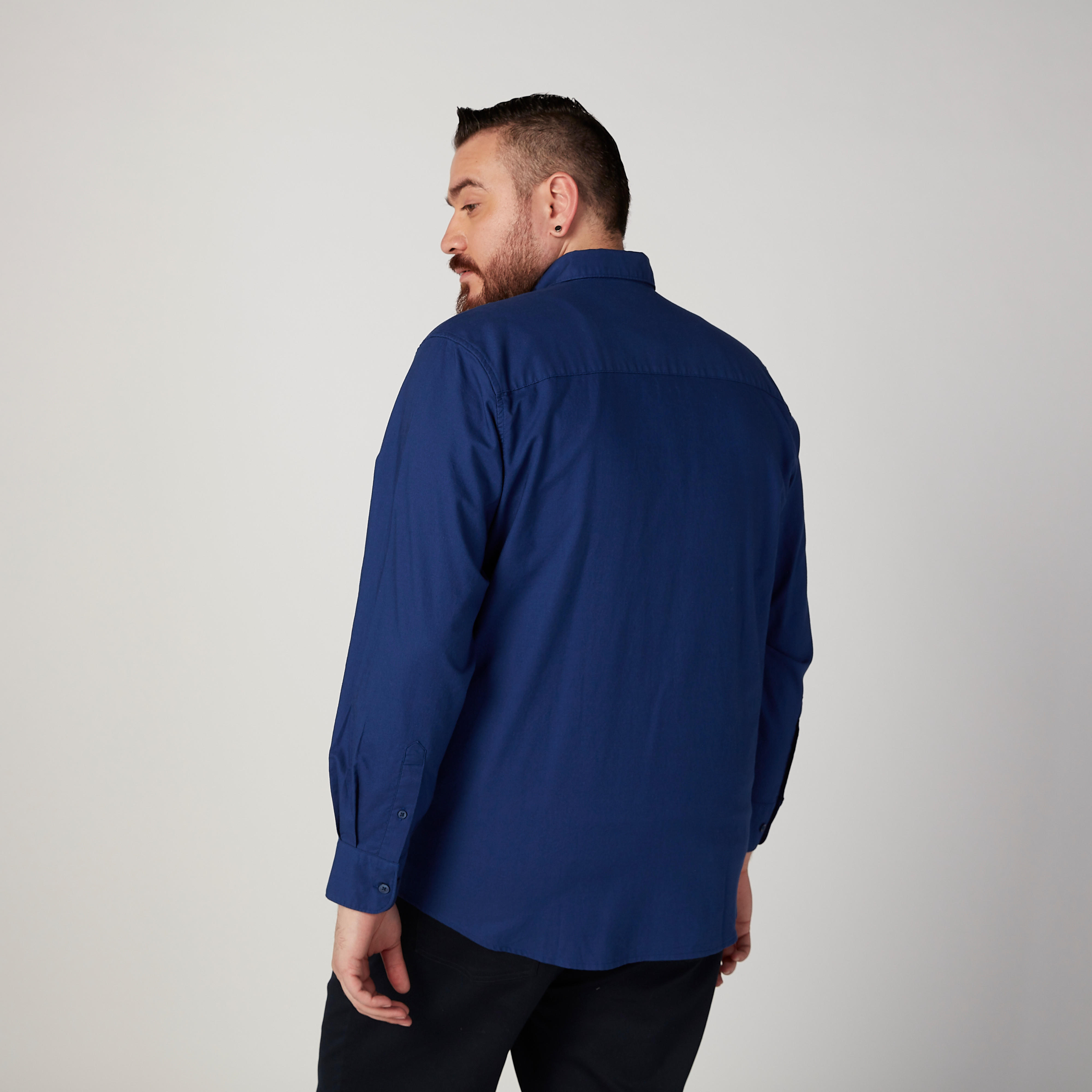 قميص سادة بياقة عاديّة وأكمام طويلة-men-clothing-shirts-image-1