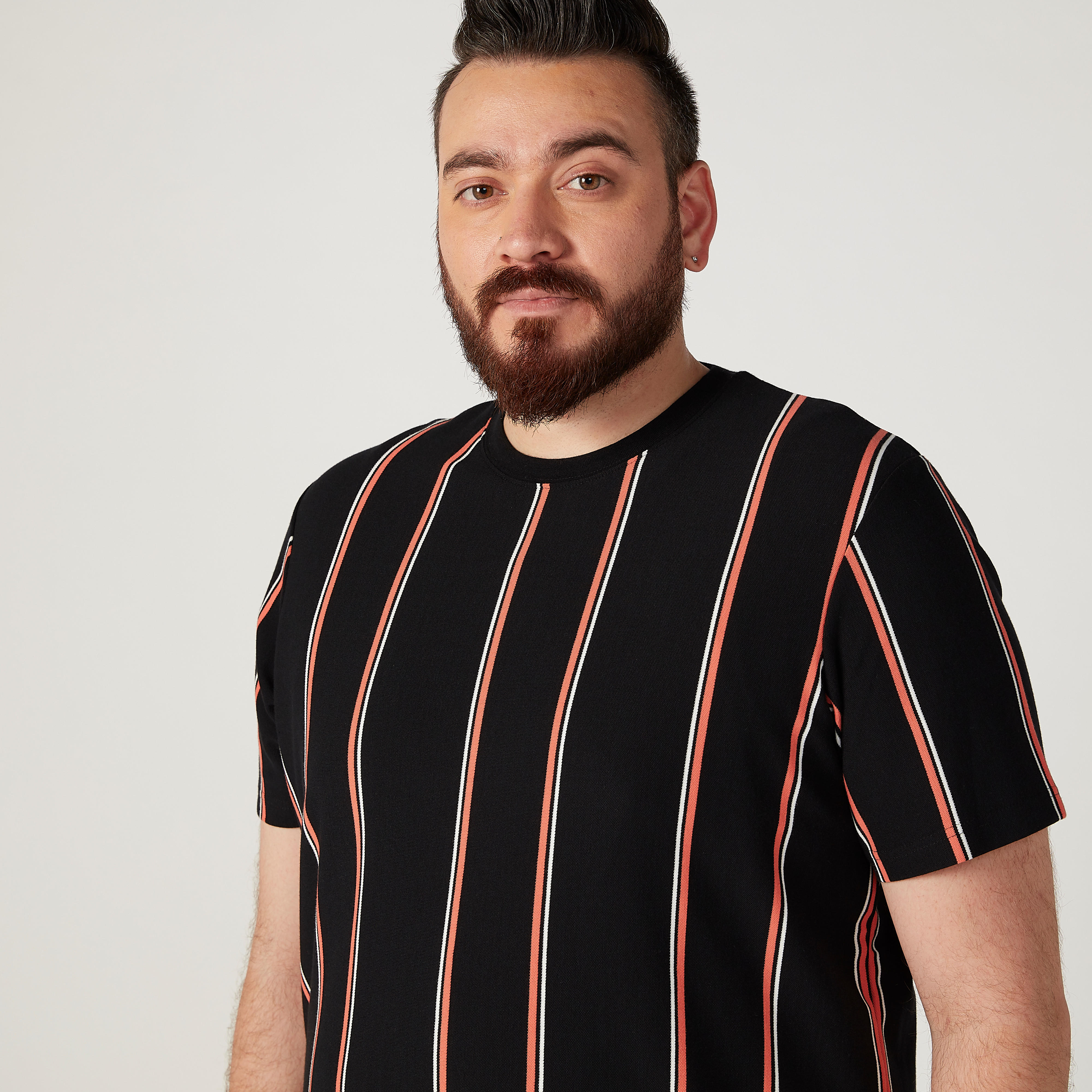تيشيرت بياقة ضيقة مخطّطة مع أكمام قصيرة-men-clothing-tshirtsandpolos-tshirts-image-2