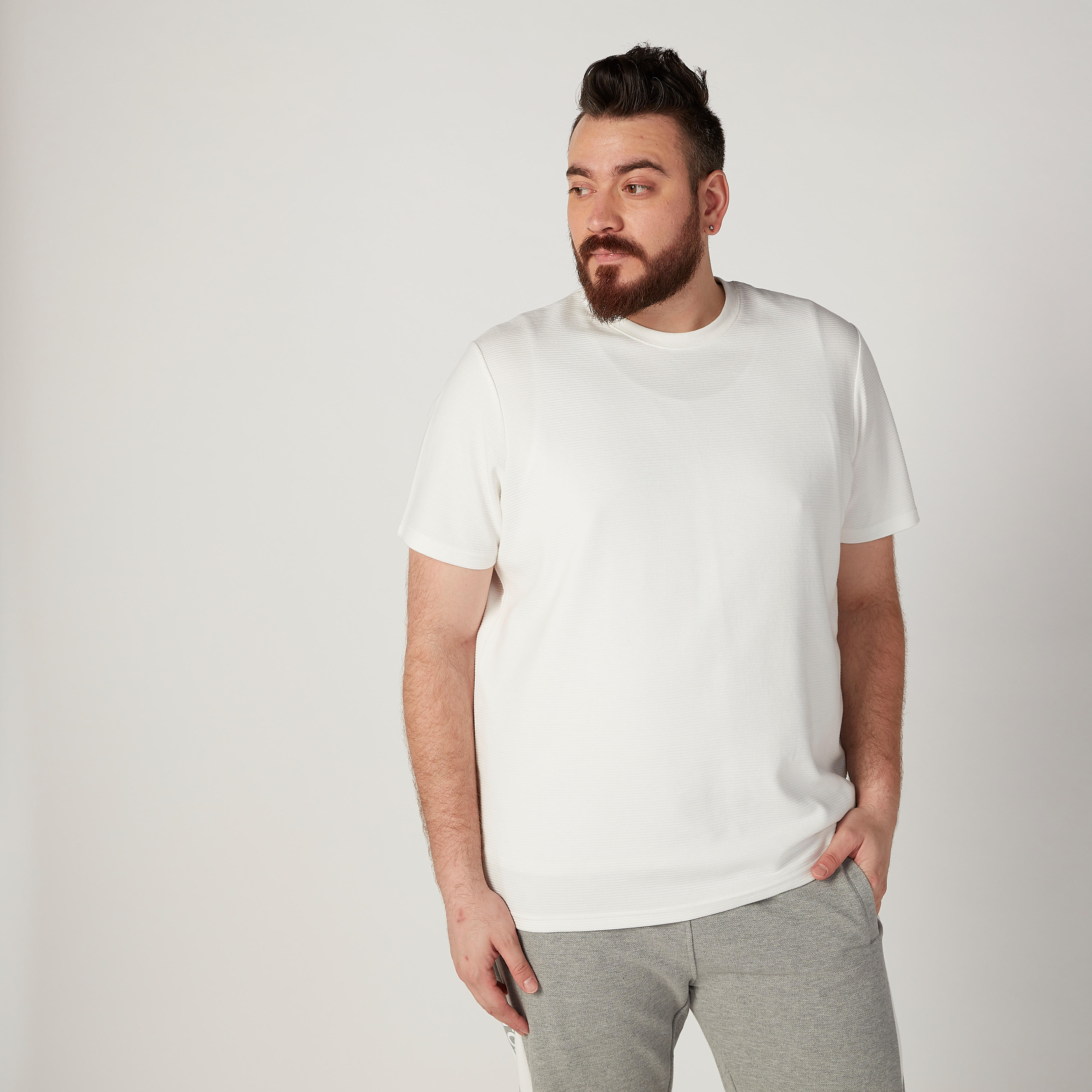 تيشيرت سادة بياقة ضيّقة وأكمام قصيرة-men-clothing-tshirtsandpolos-tshirts-image-3