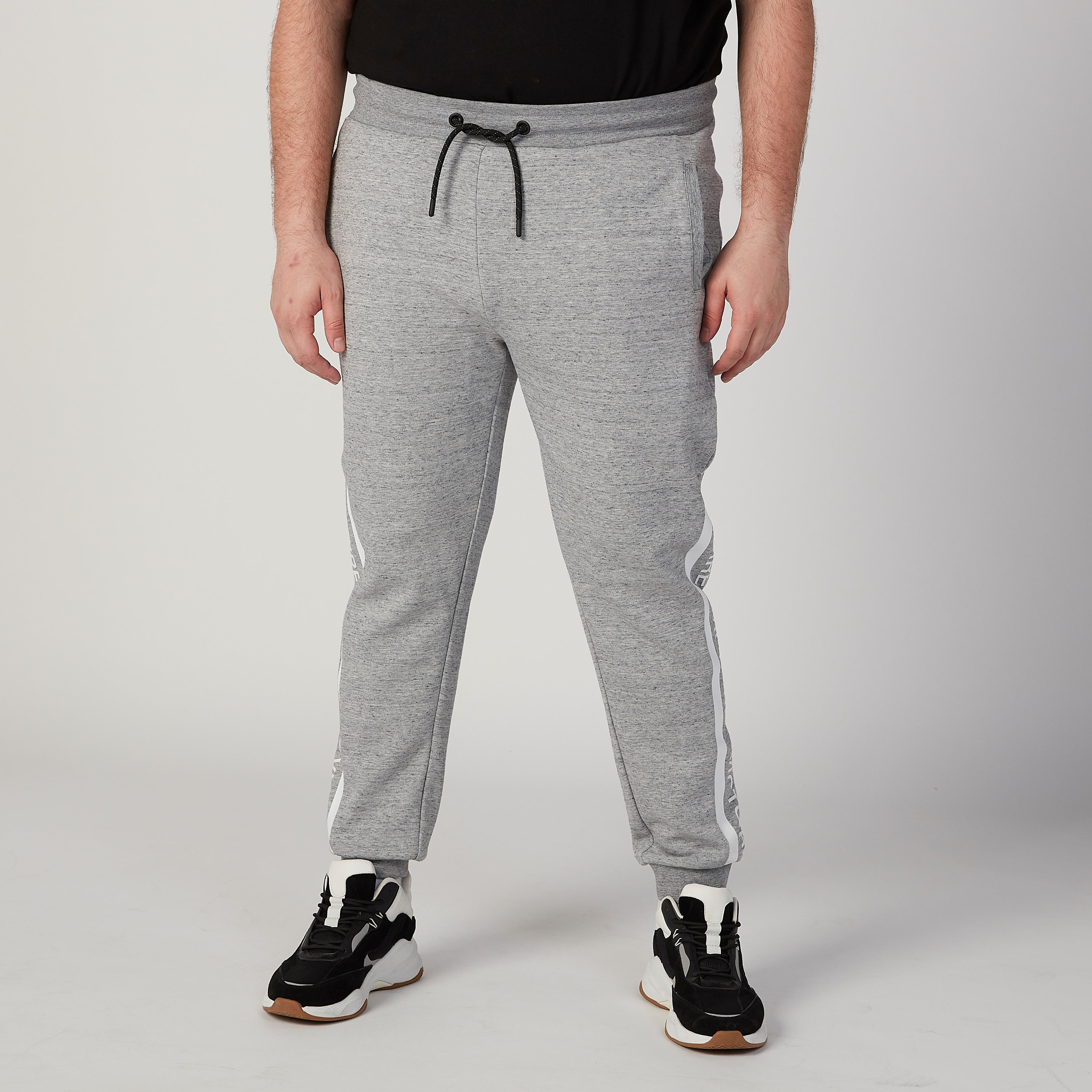 بنطلون رياضي بخصر متوسط الارتفاع وجيوب وطبعات-men-clothing-bottoms-joggers-image-1
