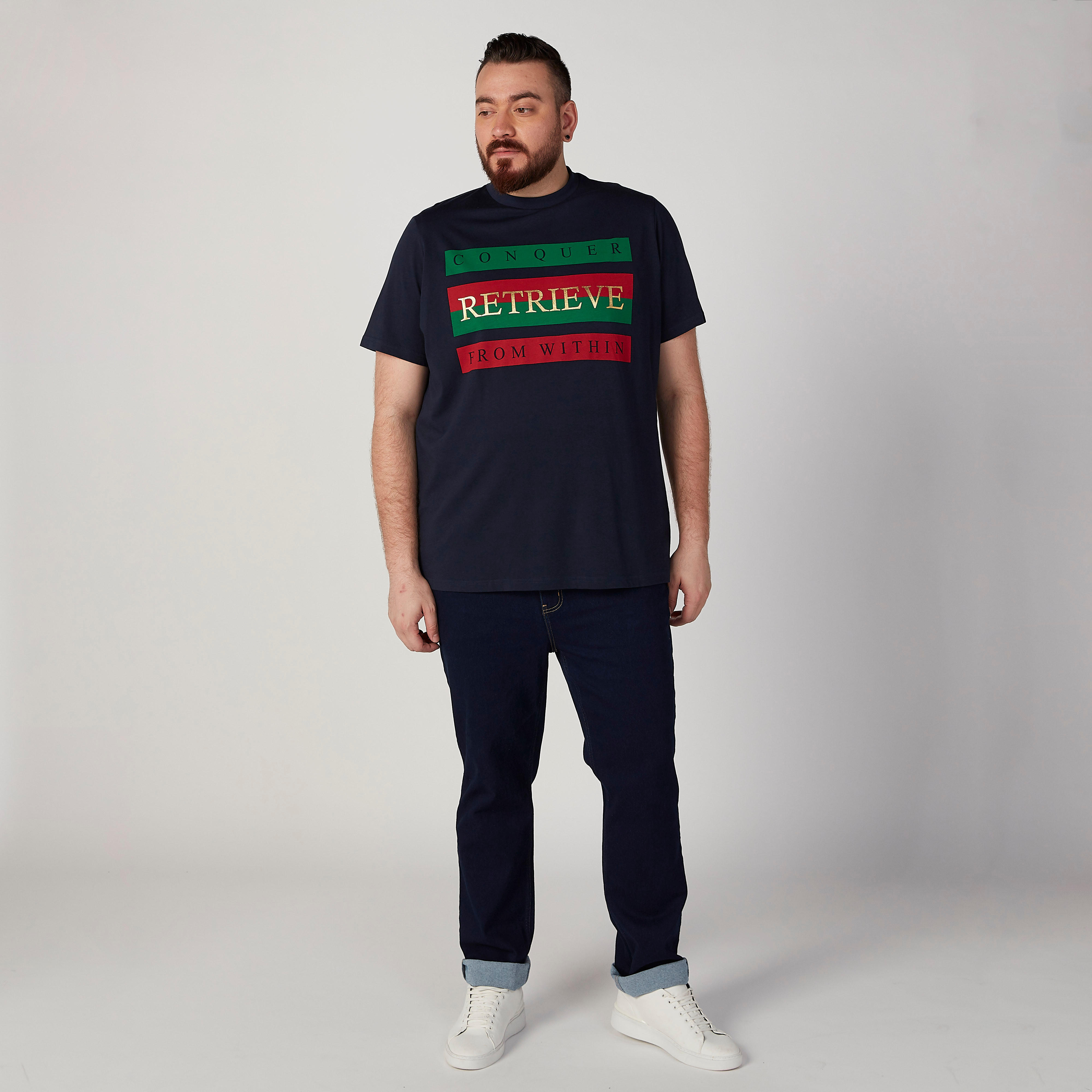 تيشيرت بياقة ضيّقة وأكمام قصيرة وطبعات-men-clothing-tshirtsandpolos-tshirts-image-2