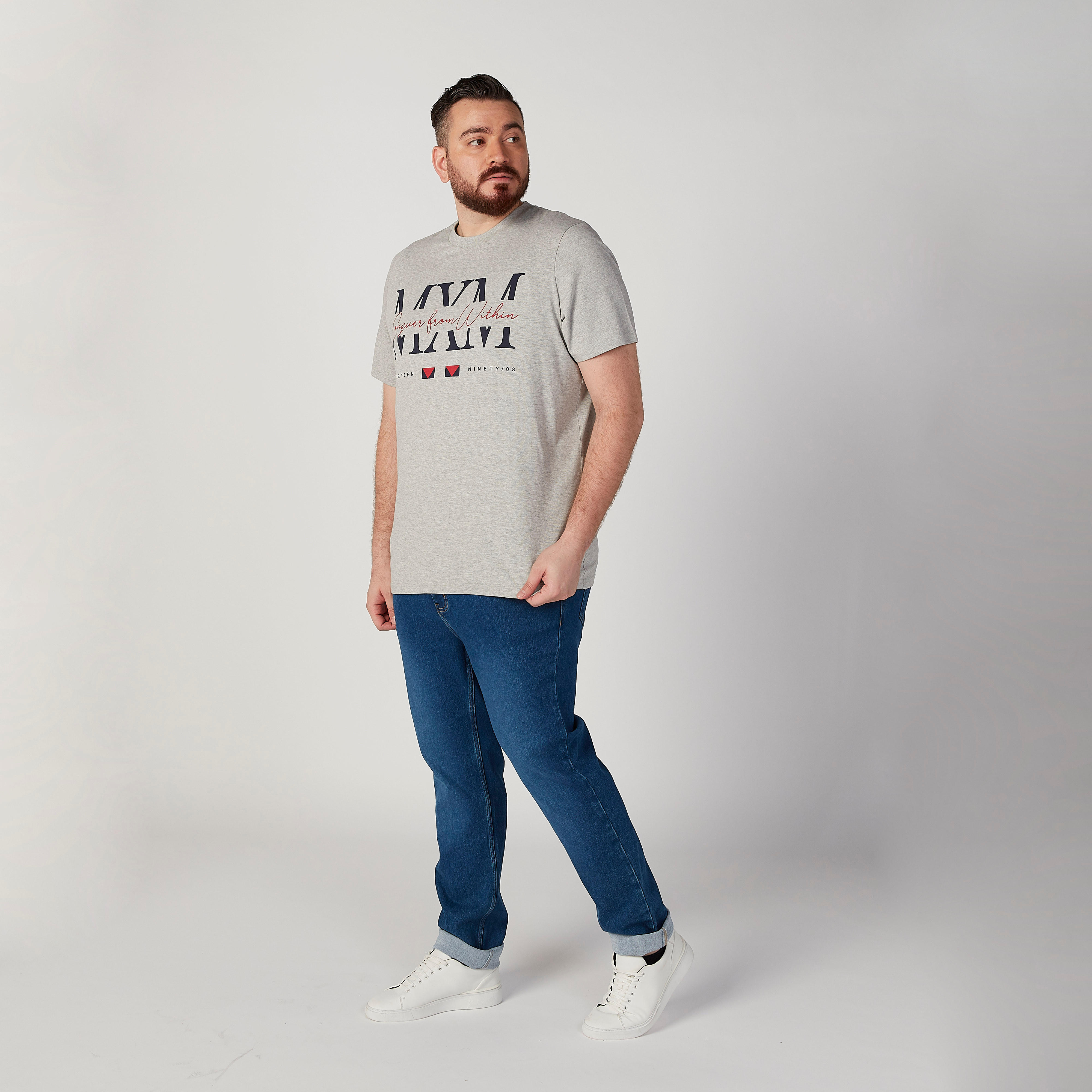 تيشيرت بياقة ضيّقة وأكمام قصيرة وطبعات-men-clothing-tshirtsandpolos-tshirts-image-2