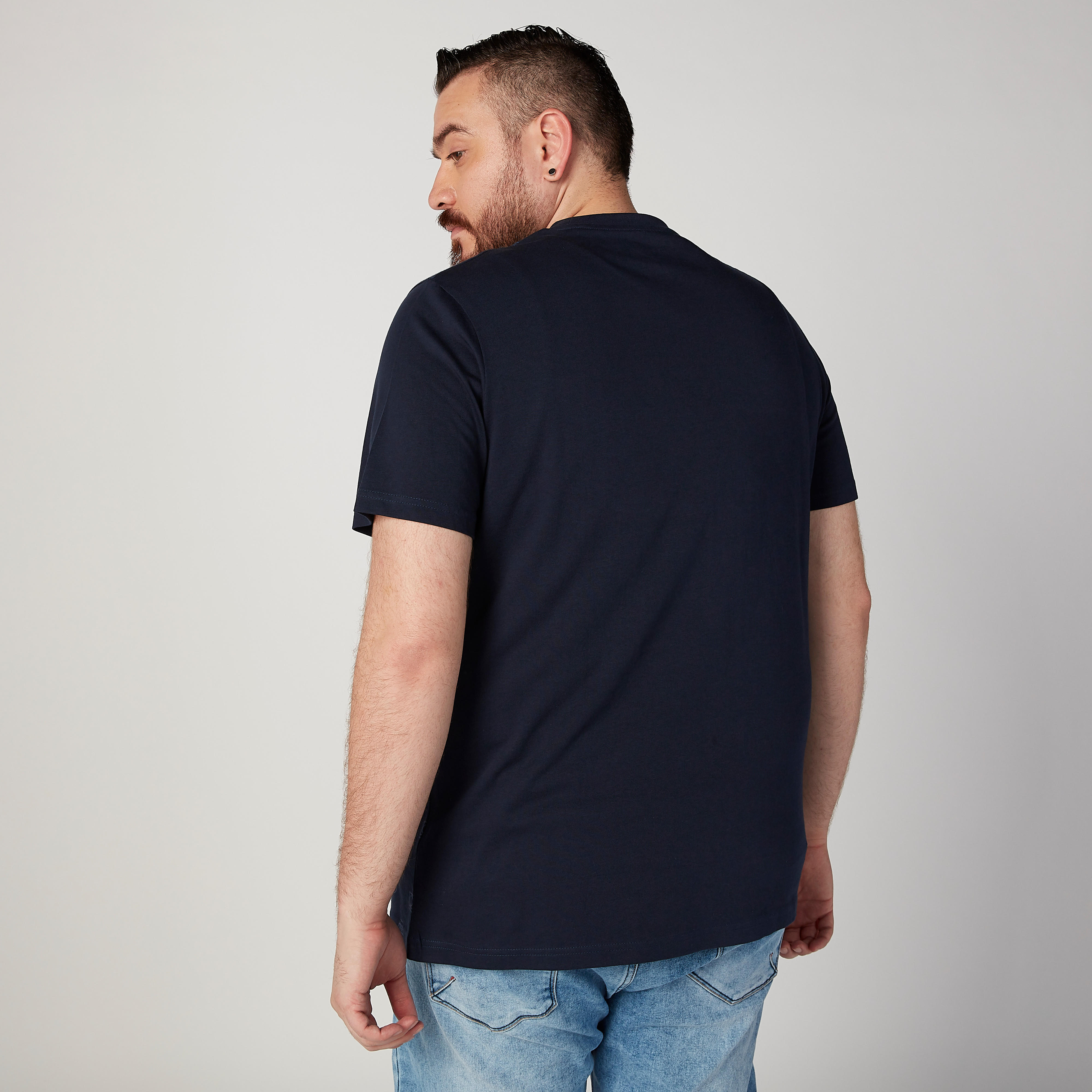 تيشيرت بياقة ضيّقة وأكمام قصيرة وطبعات-men-clothing-tshirtsandpolos-tshirts-image-4