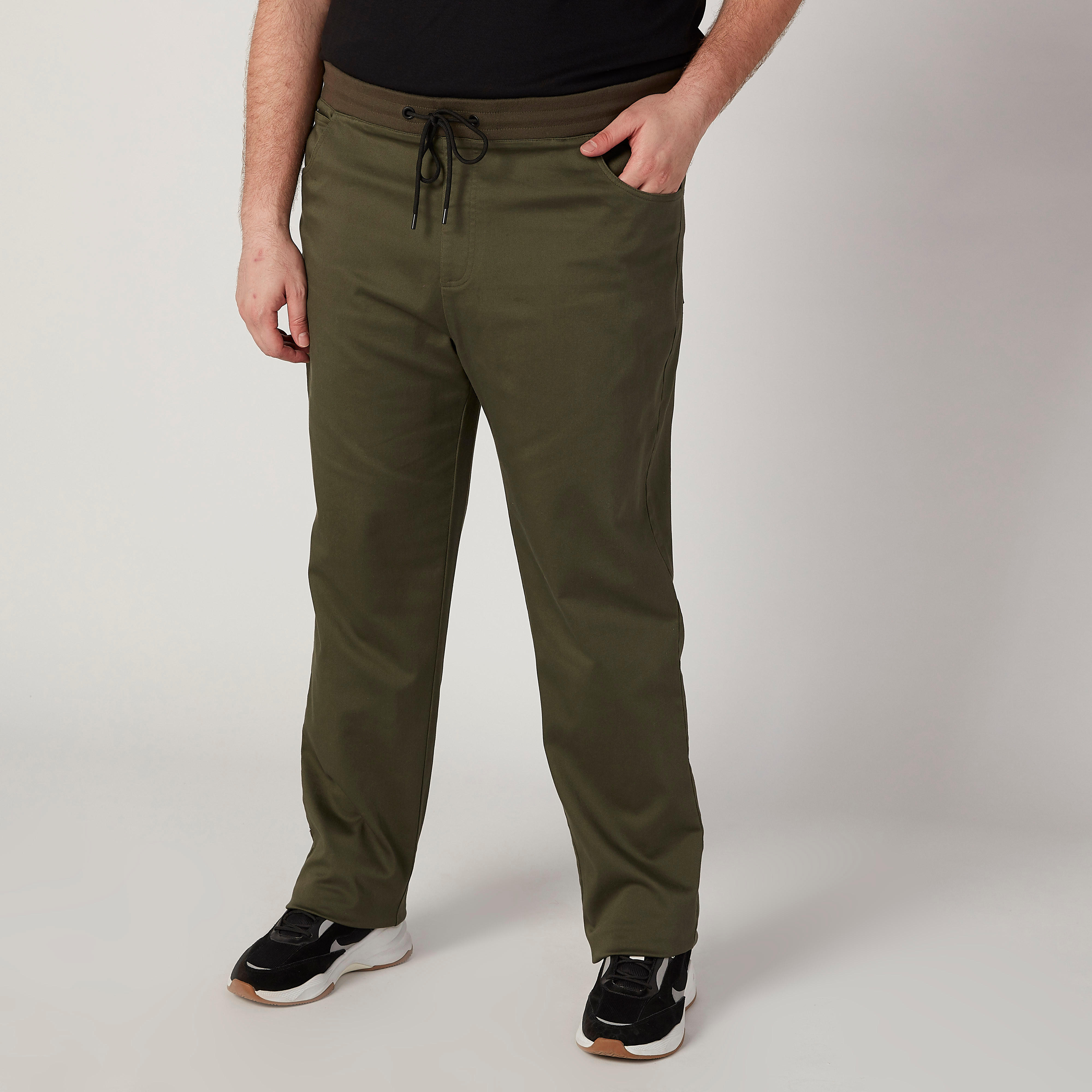 بنطلون سادة بخصر مطّاطي متوسط الارتفاع وجيوب-men-clothing-bottoms-trousersandchinos-trousers-image-1