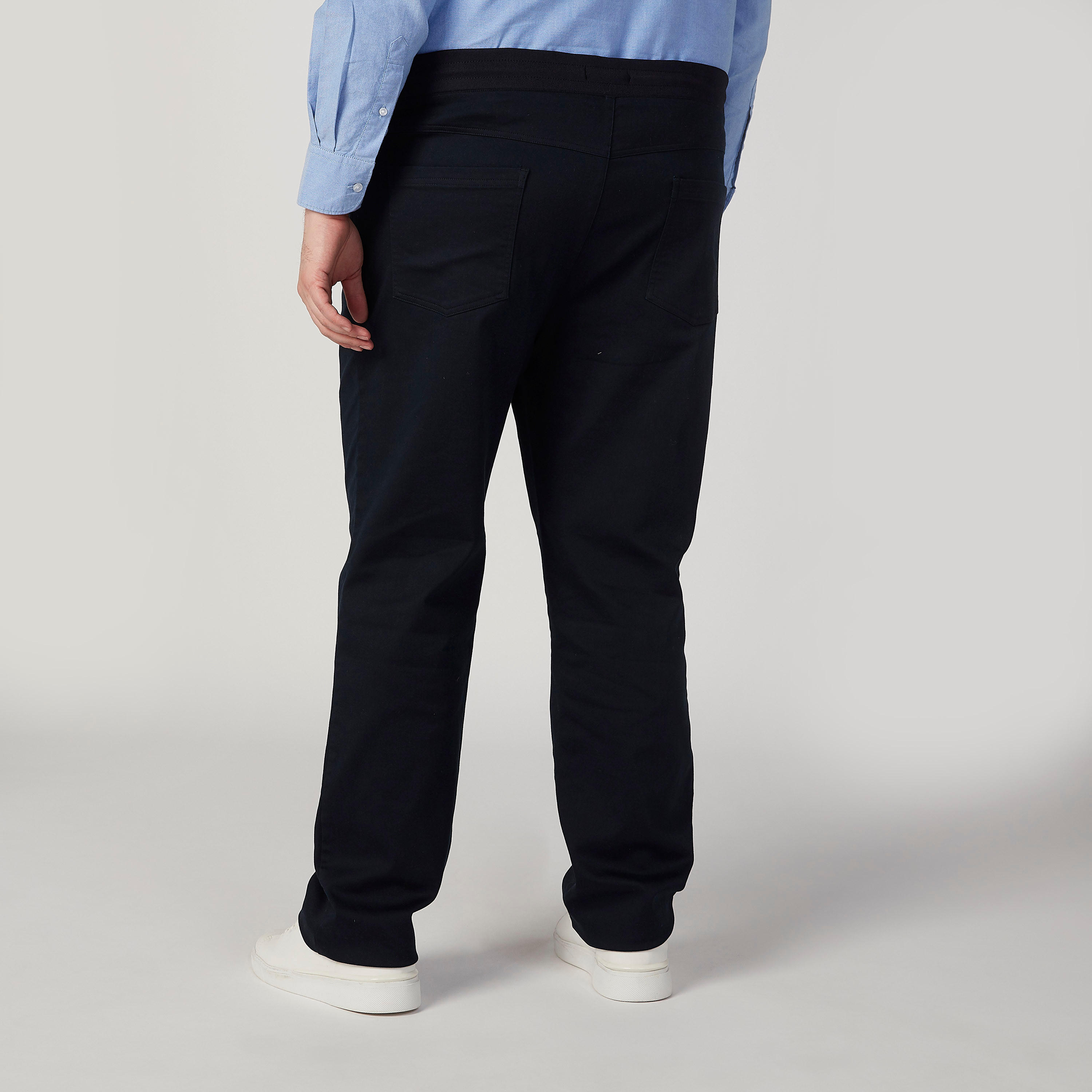 بنطلون سادة بخصر مطّاطي متوسط الارتفاع وجيوب-men-clothing-bottoms-trousersandchinos-trousers-image-9