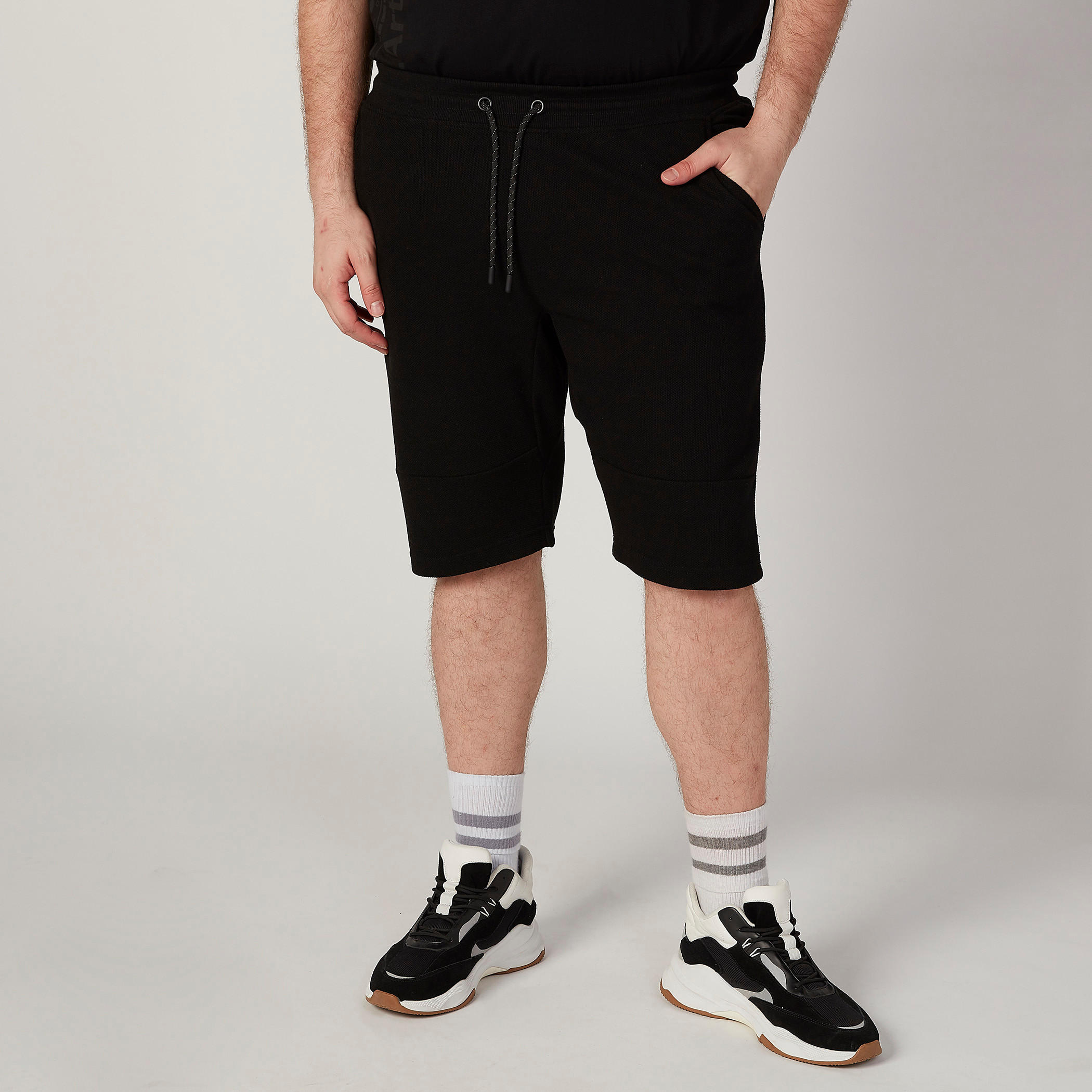 شورت سادة بخصر متوسط الارتفاع ورباط إغلاق-men-clothing-bottoms-shorts-image-4