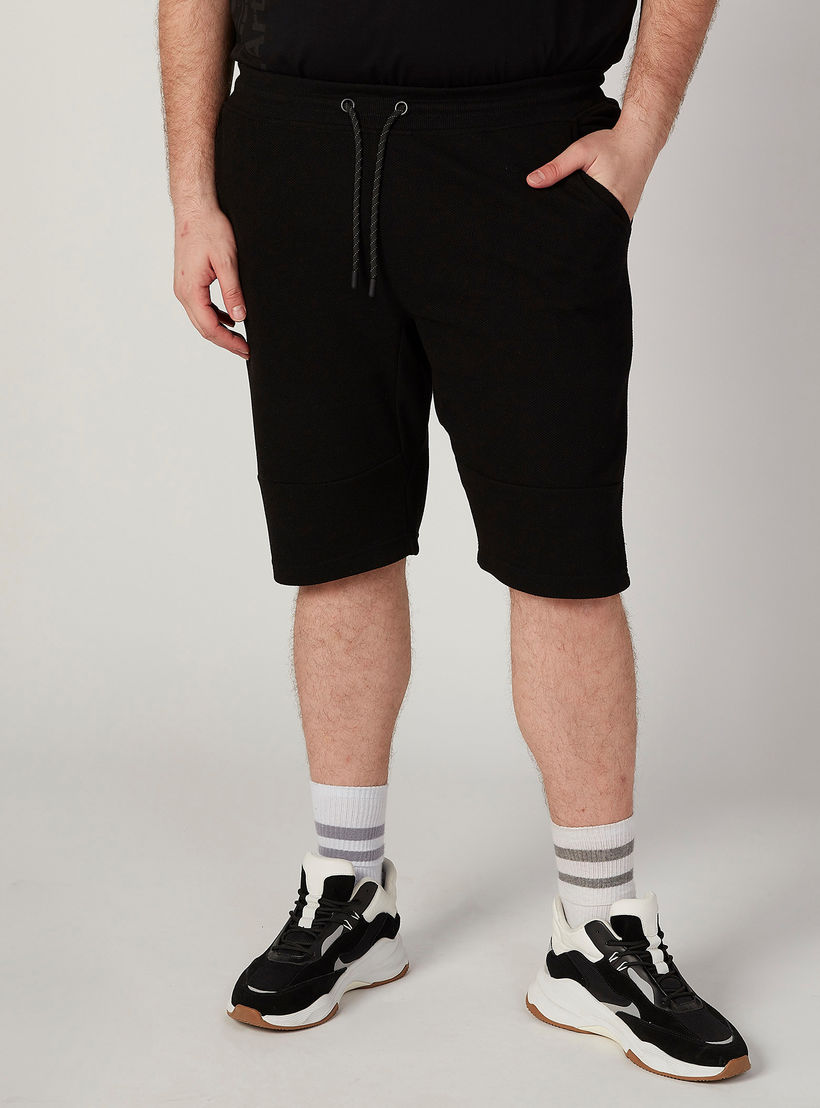 شورت سادة بخصر متوسط الارتفاع ورباط إغلاق-men-clothing-bottoms-shorts-image-4