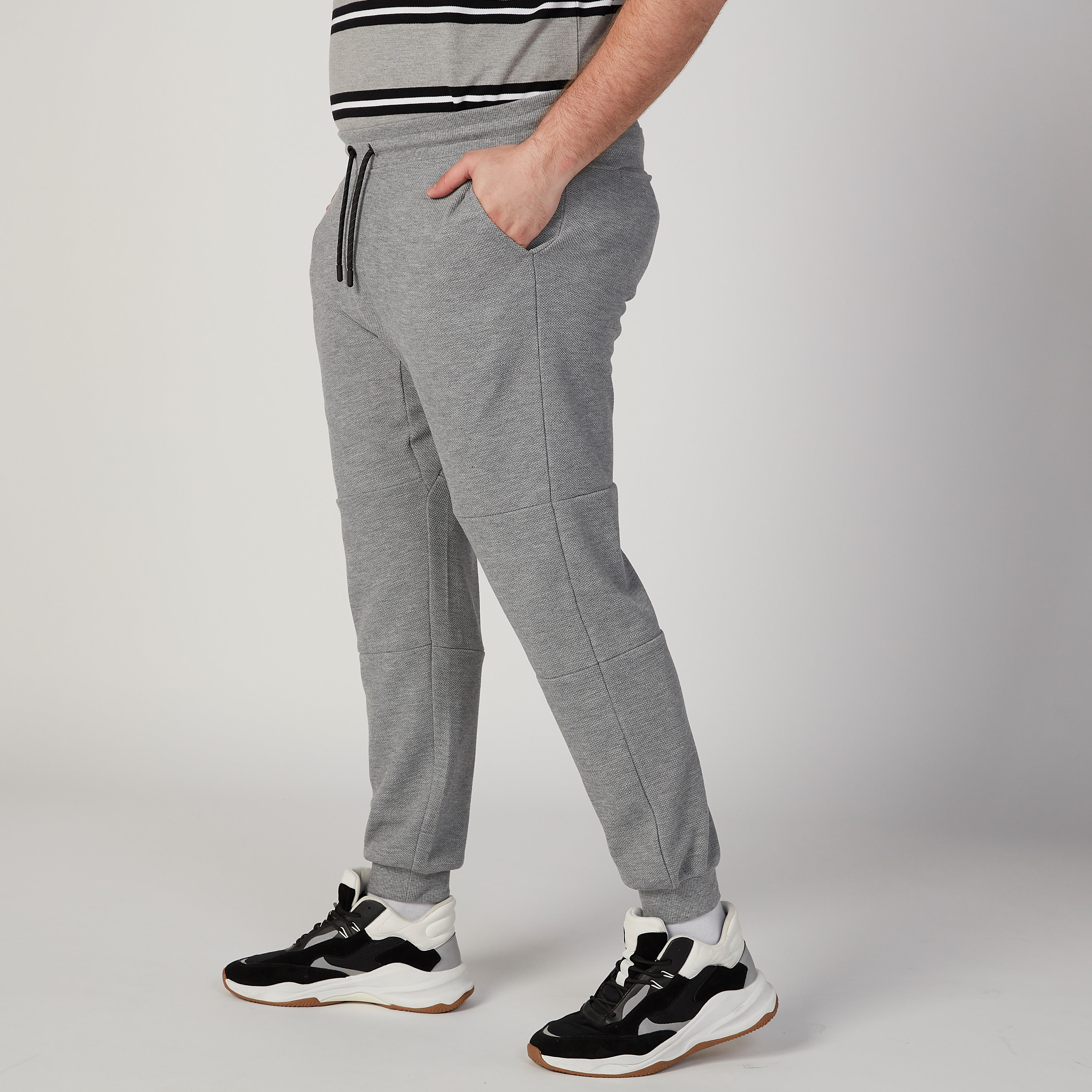 بنطلون رياضي سادة بخصر متوسط الارتفاع وجيوب-men-clothing-bottoms-joggers-image-5