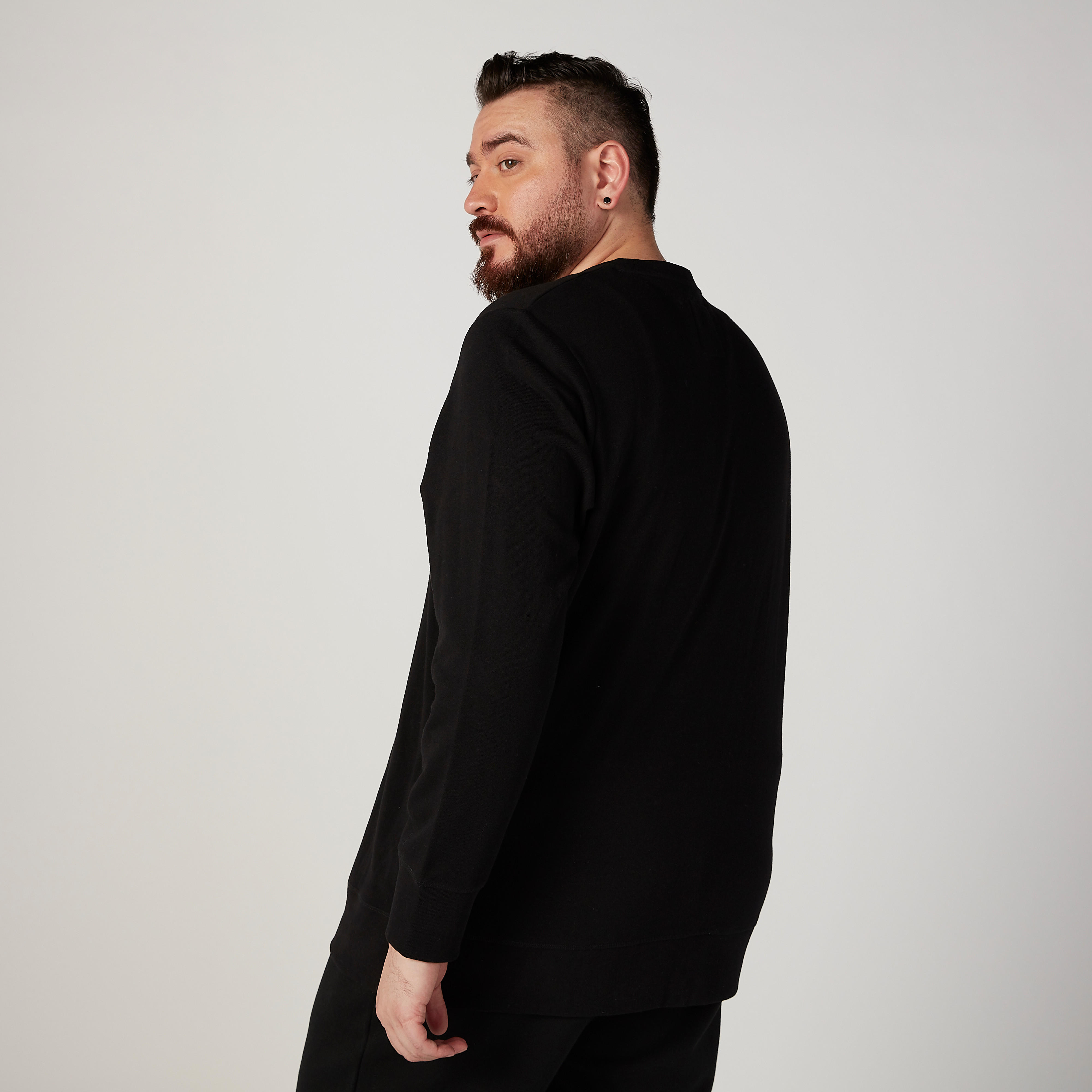سويت شيرت بياقة مستديرة وأكمام طويلة وطبعات-men-winterwear-hoodiesandsweatshirts-image-4