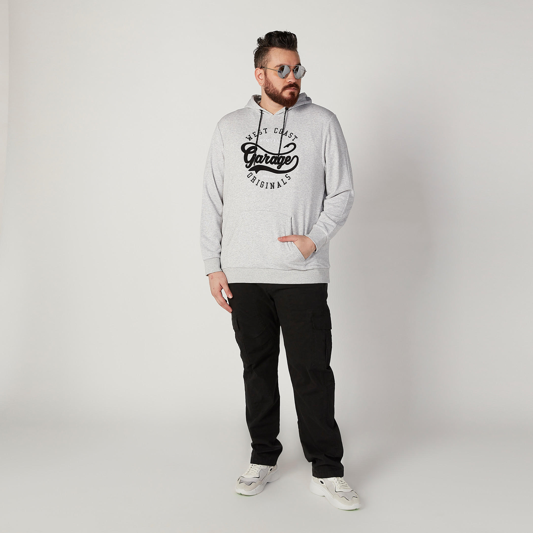 Printed Sweatshirt with Kangaroo Pockets and Hood-men-winterwear-hoodiesandsweatshirts-image-2