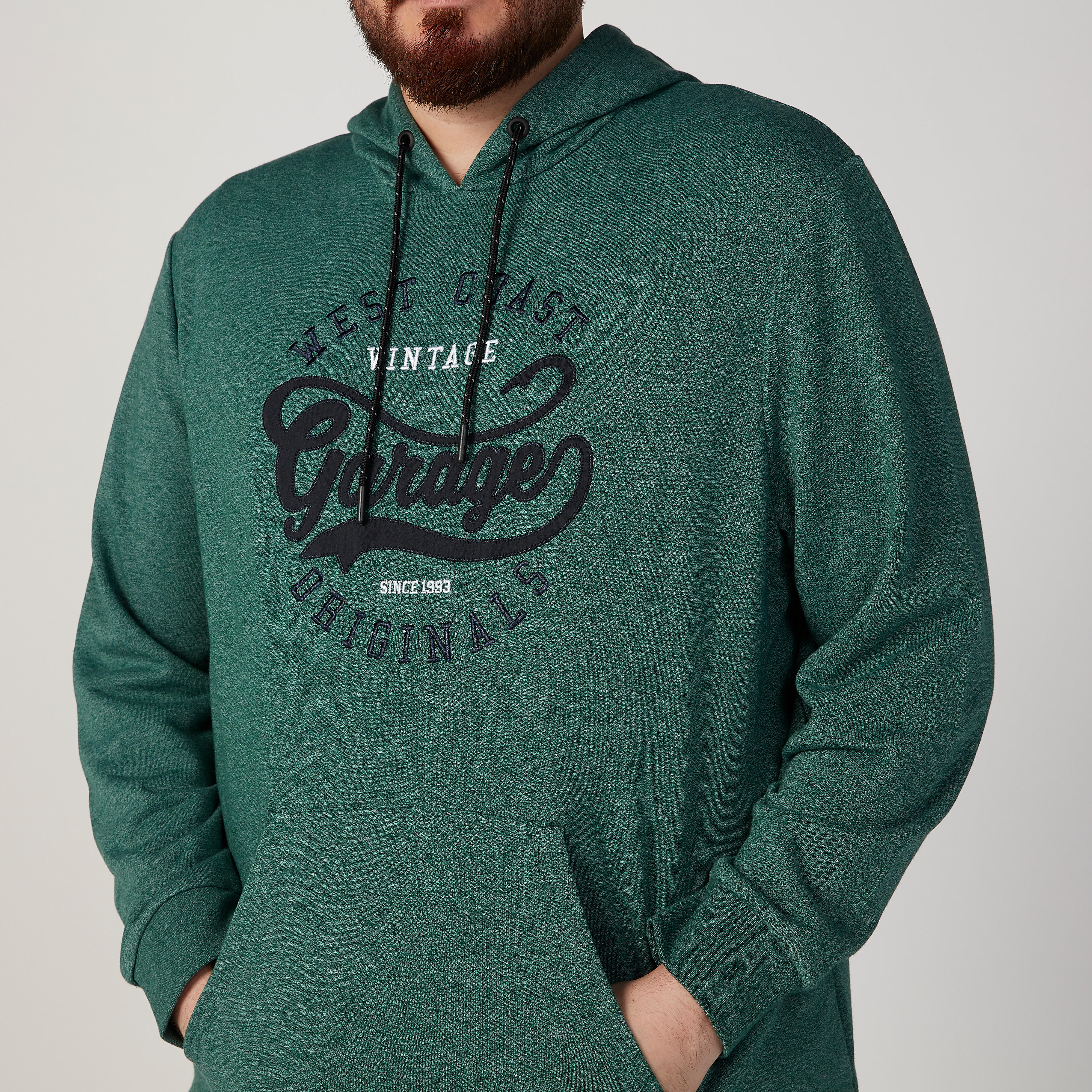 سويت شيرت بقبعة وأكمام طويلة وطبعات-men-winterwear-hoodiesandsweatshirts-image-3