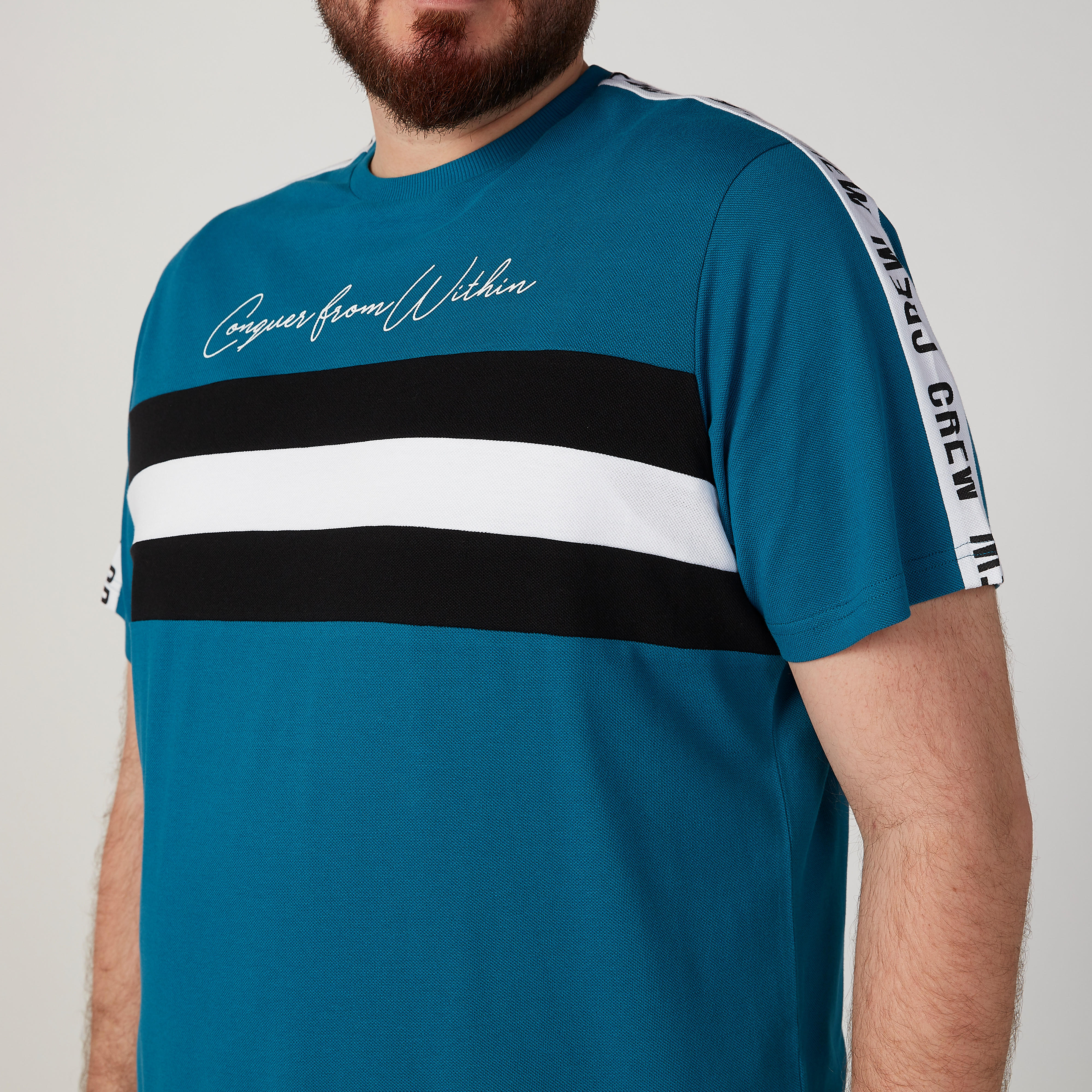 تيشيرت بياقة مستديرة وأكمام قصيرة وطبعات-men-clothing-tshirtsandpolos-tshirts-image-3