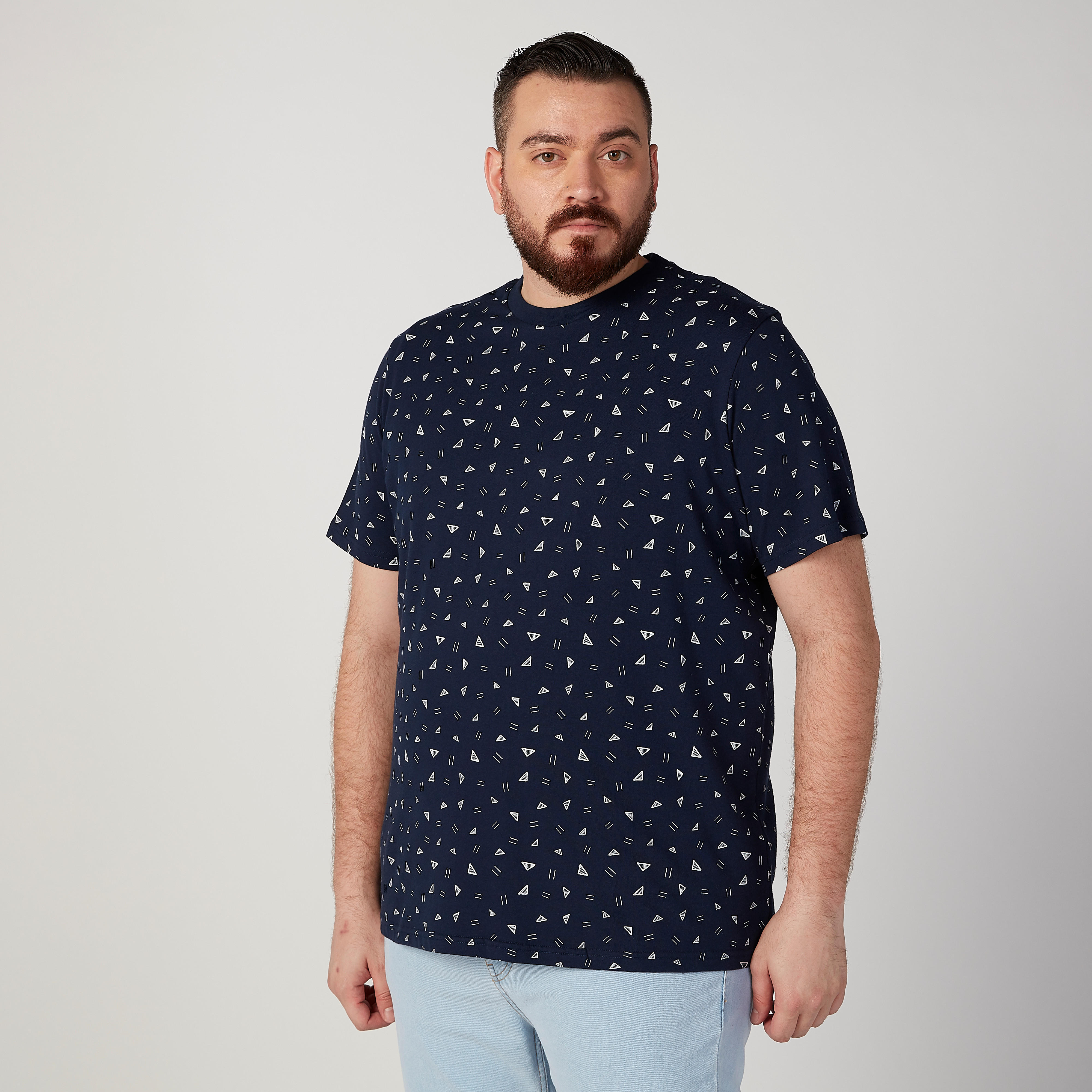 تيشيرت بياقة ضيّقة وأكمام قصيرة وطبعات-men-clothing-tshirtsandpolos-tshirts-image-1