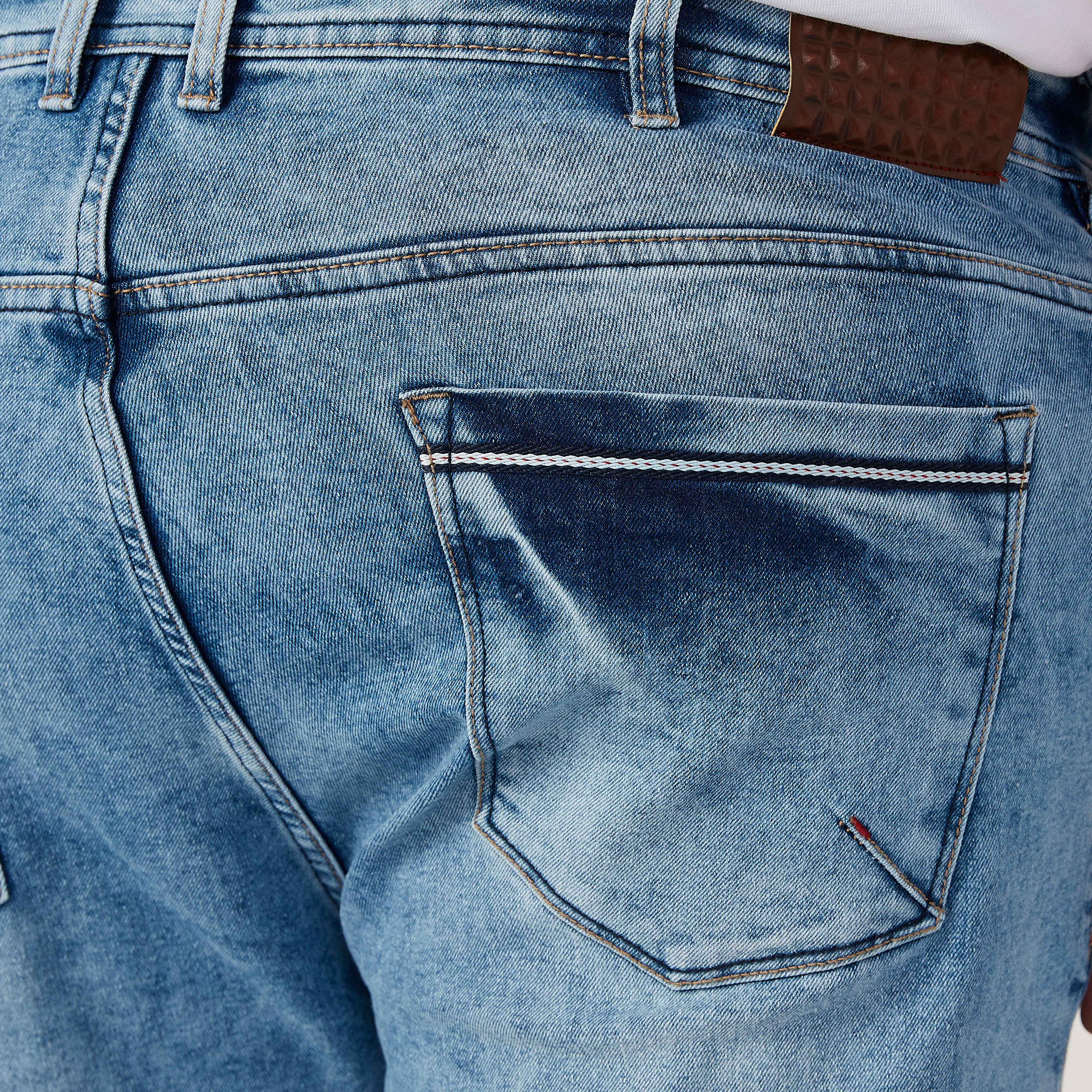 بنطلون جينز سادة بخصر متوسط الارتفاع وجيوب-men-clothing-bottoms-jeans-image-3