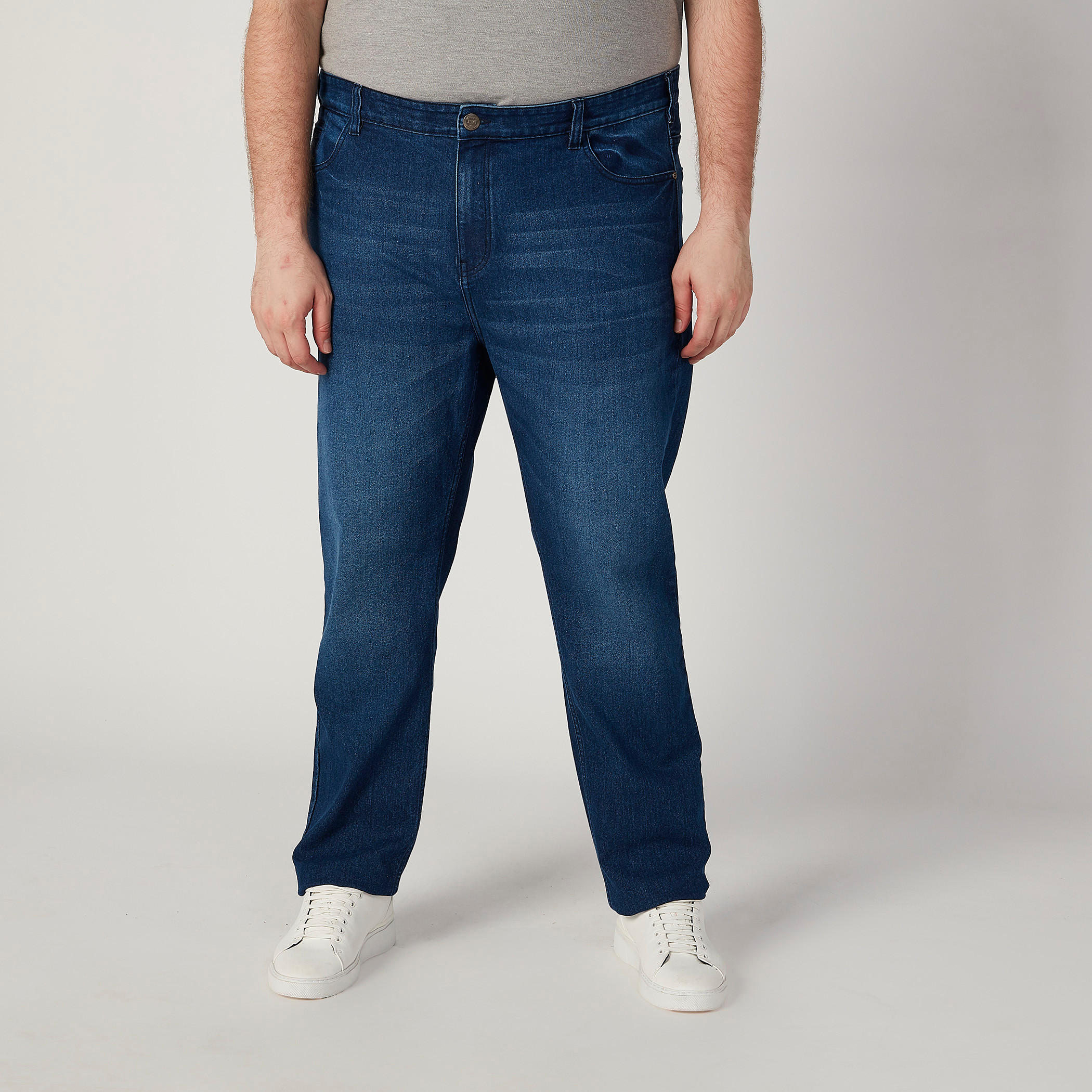 بنطلون جينز سادة بخصر متوسط الارتفاع وجيوب وحلقات للحزام-men-clothing-bottoms-jeans-image-1