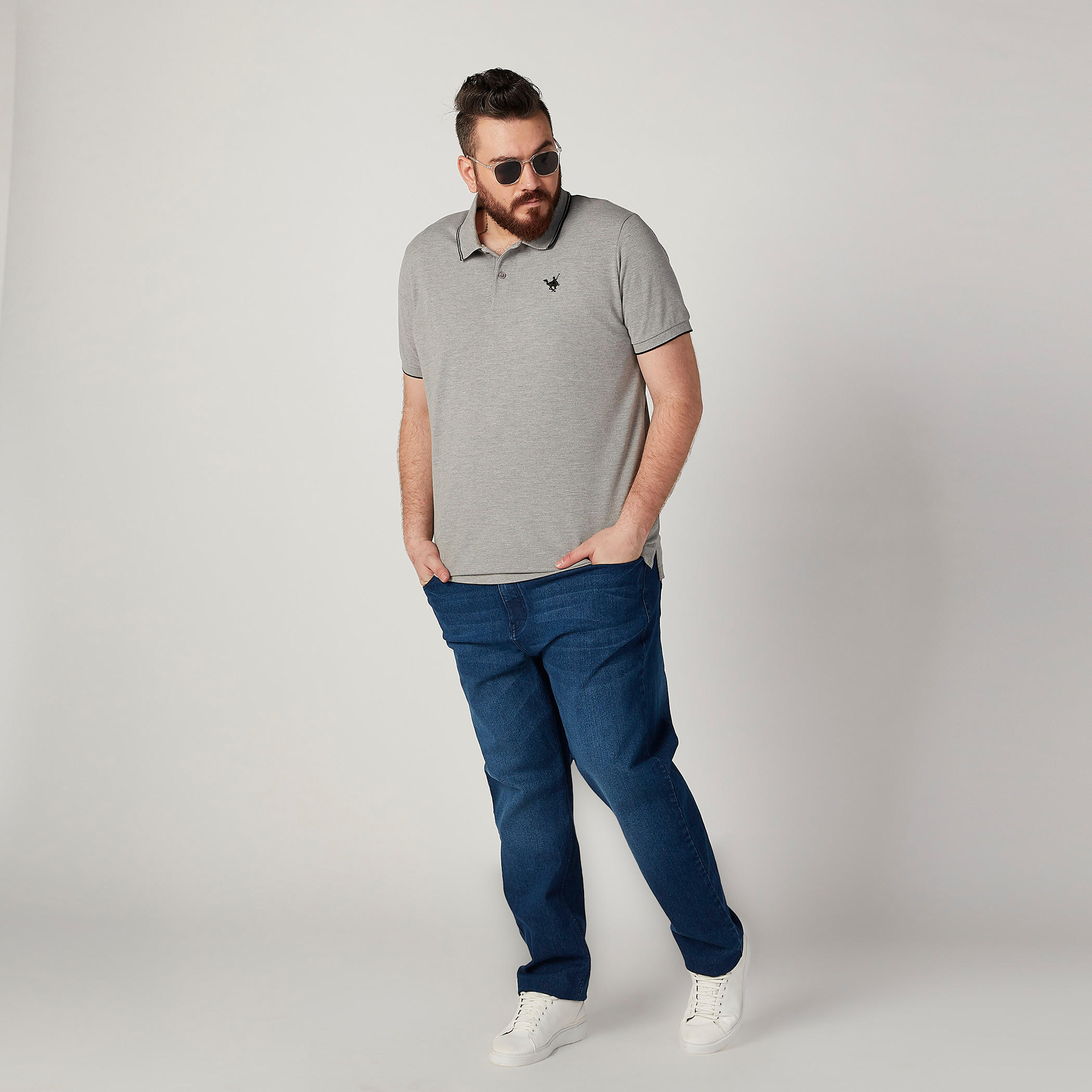 بنطلون جينز سادة بخصر متوسط الارتفاع وجيوب وحلقات للحزام-men-clothing-bottoms-jeans-image-2