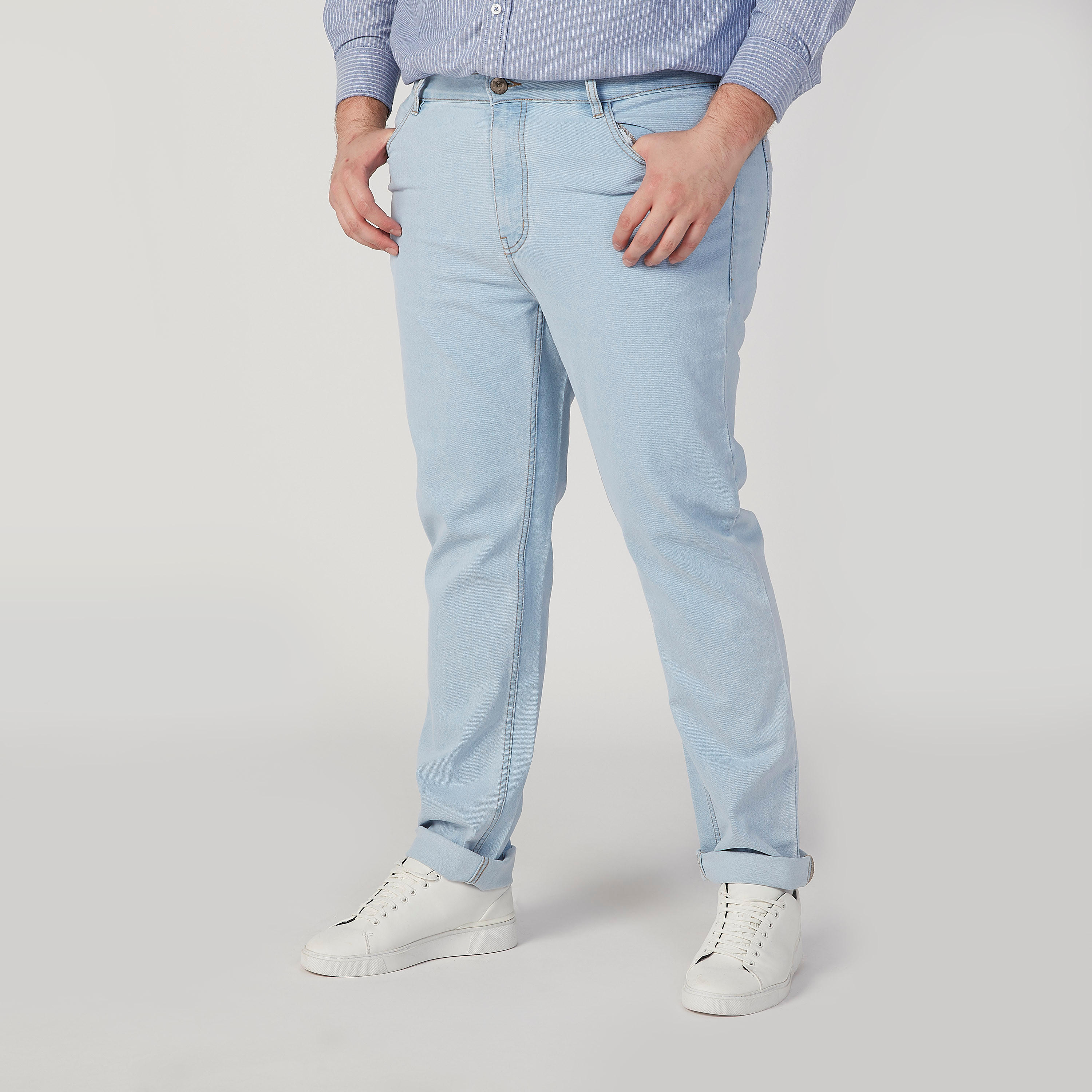 بنطلون جينز طويل بخصر متوسط الارتفاع وجيوب وحلقات للحزام-men-clothing-bottoms-jeans-image-1