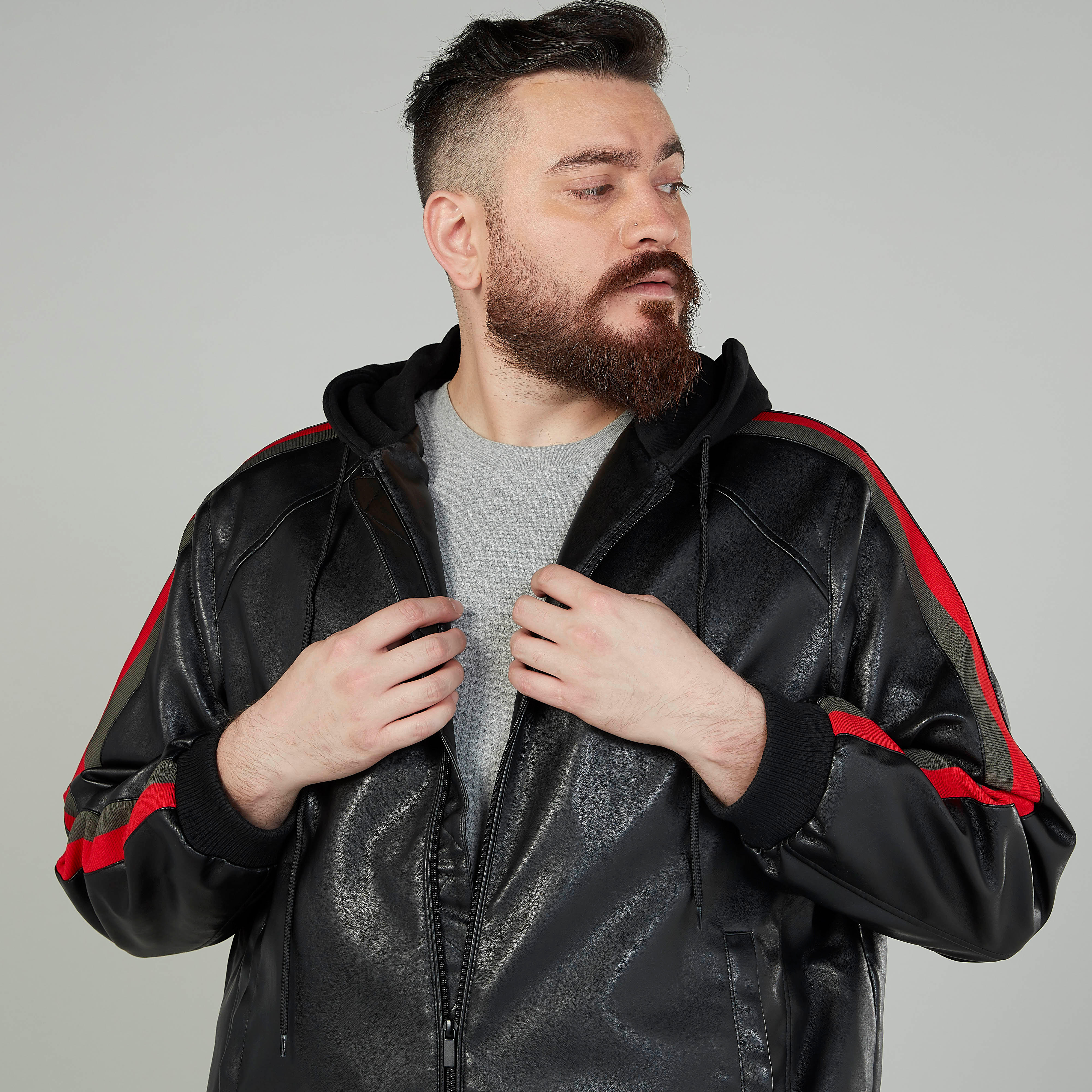 جاكيت جلد سادة بقبّعة وأكمام طويلة-men-clothing-jacketsandblazers-jackets-image-3