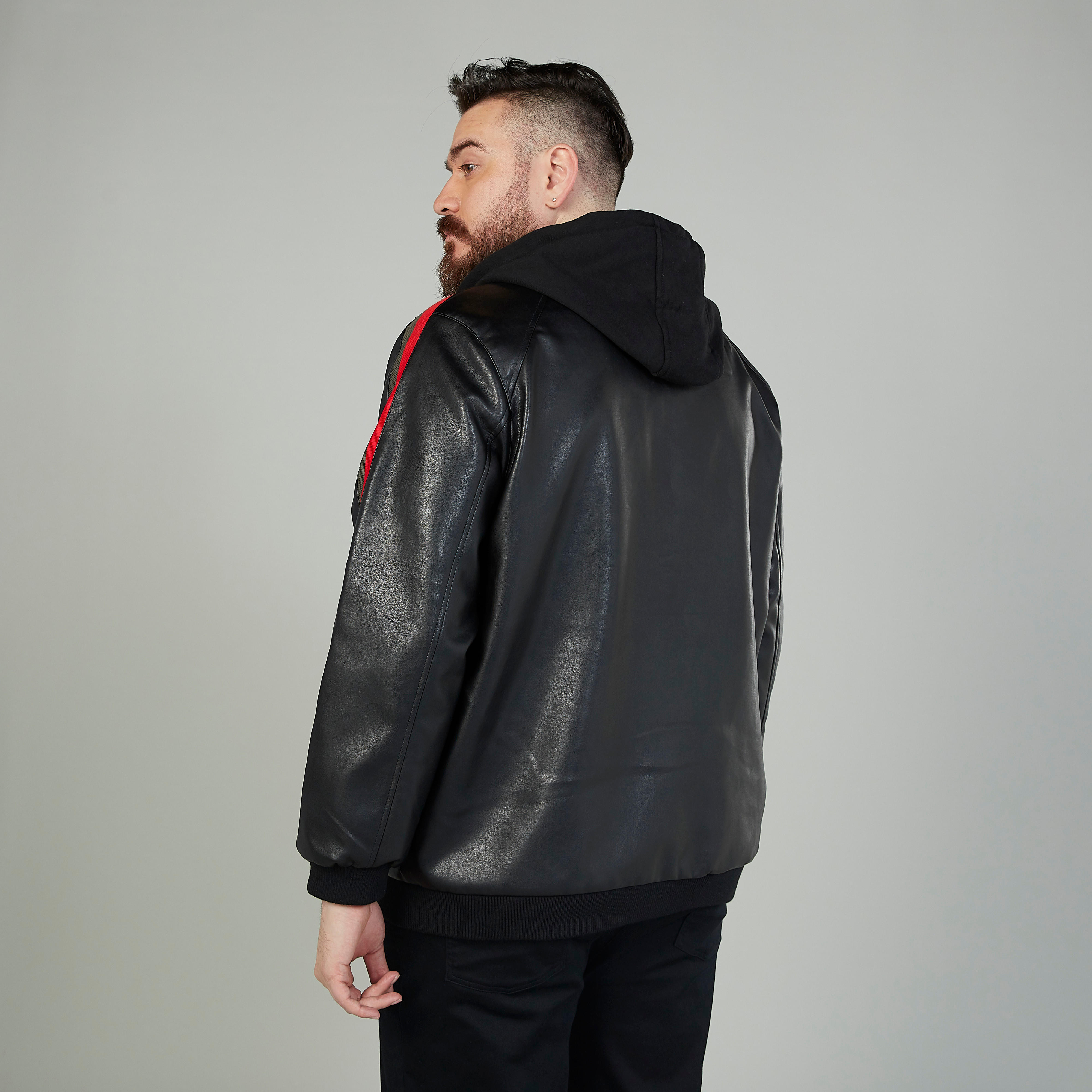 جاكيت جلد سادة بقبّعة وأكمام طويلة-men-clothing-jacketsandblazers-jackets-image-2