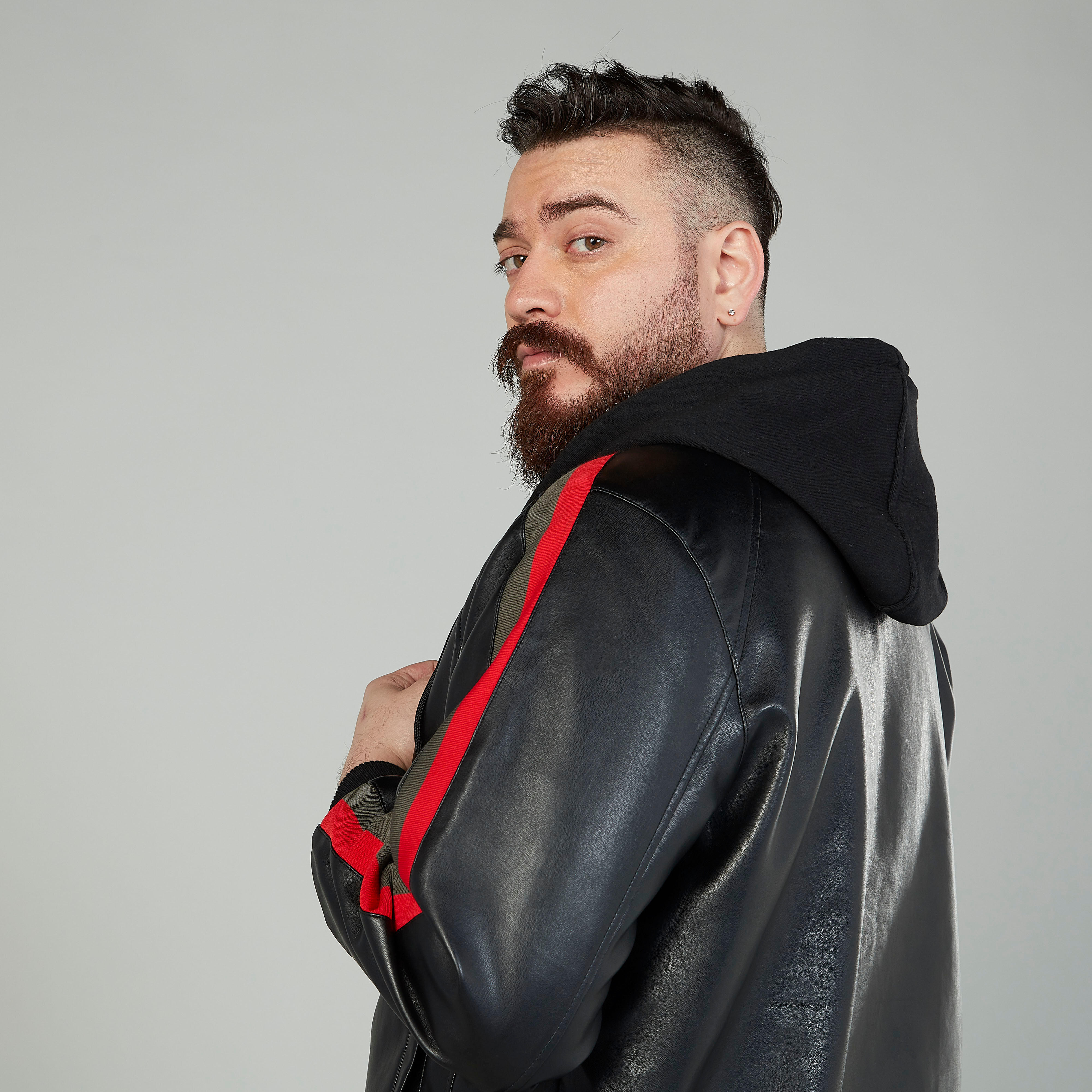 جاكيت جلد سادة بقبّعة وأكمام طويلة-men-clothing-jacketsandblazers-jackets-image-1