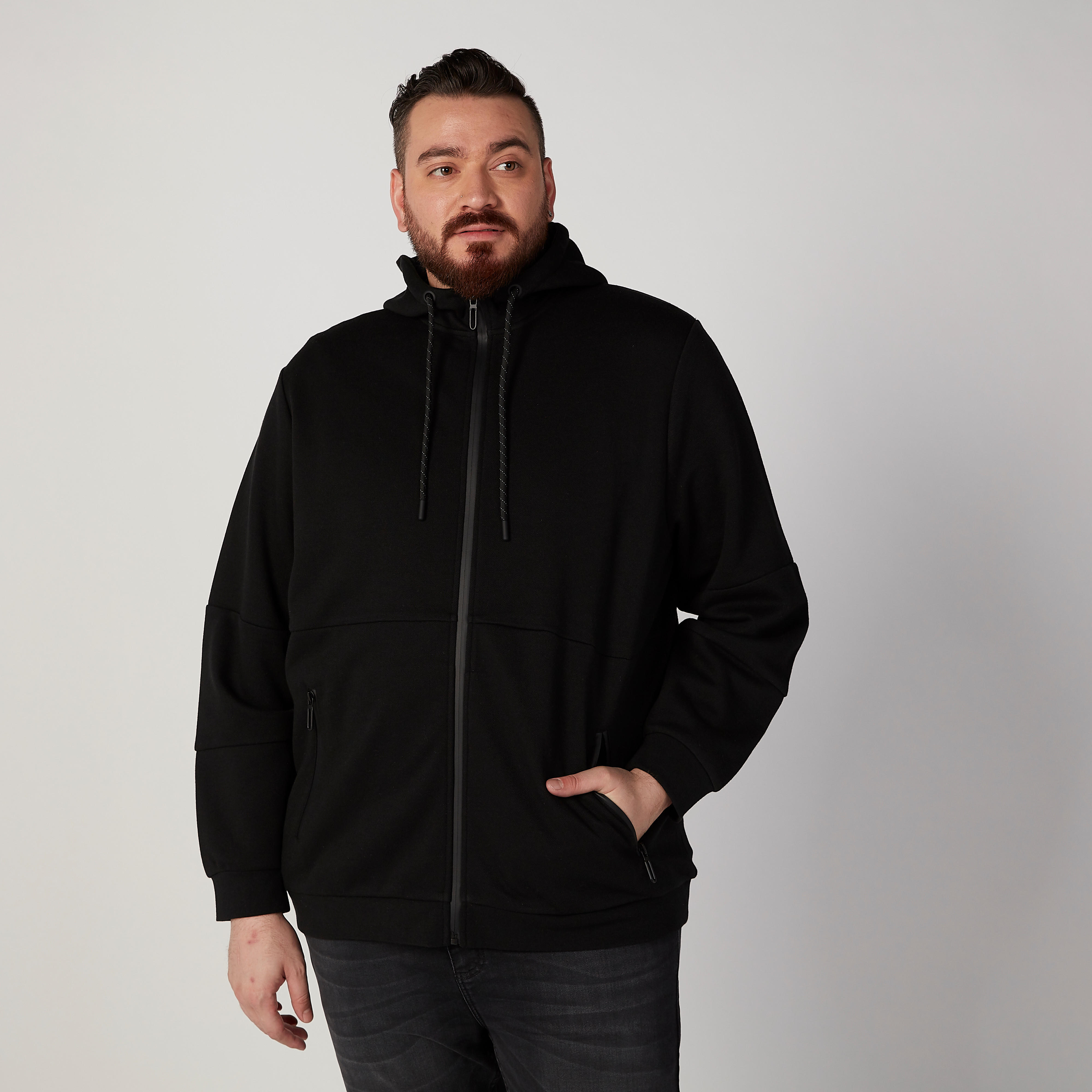 جاكيت بارز الملمس بقبّعة وأكمام طويلة-men-clothing-jacketsandblazers-jackets-image-1