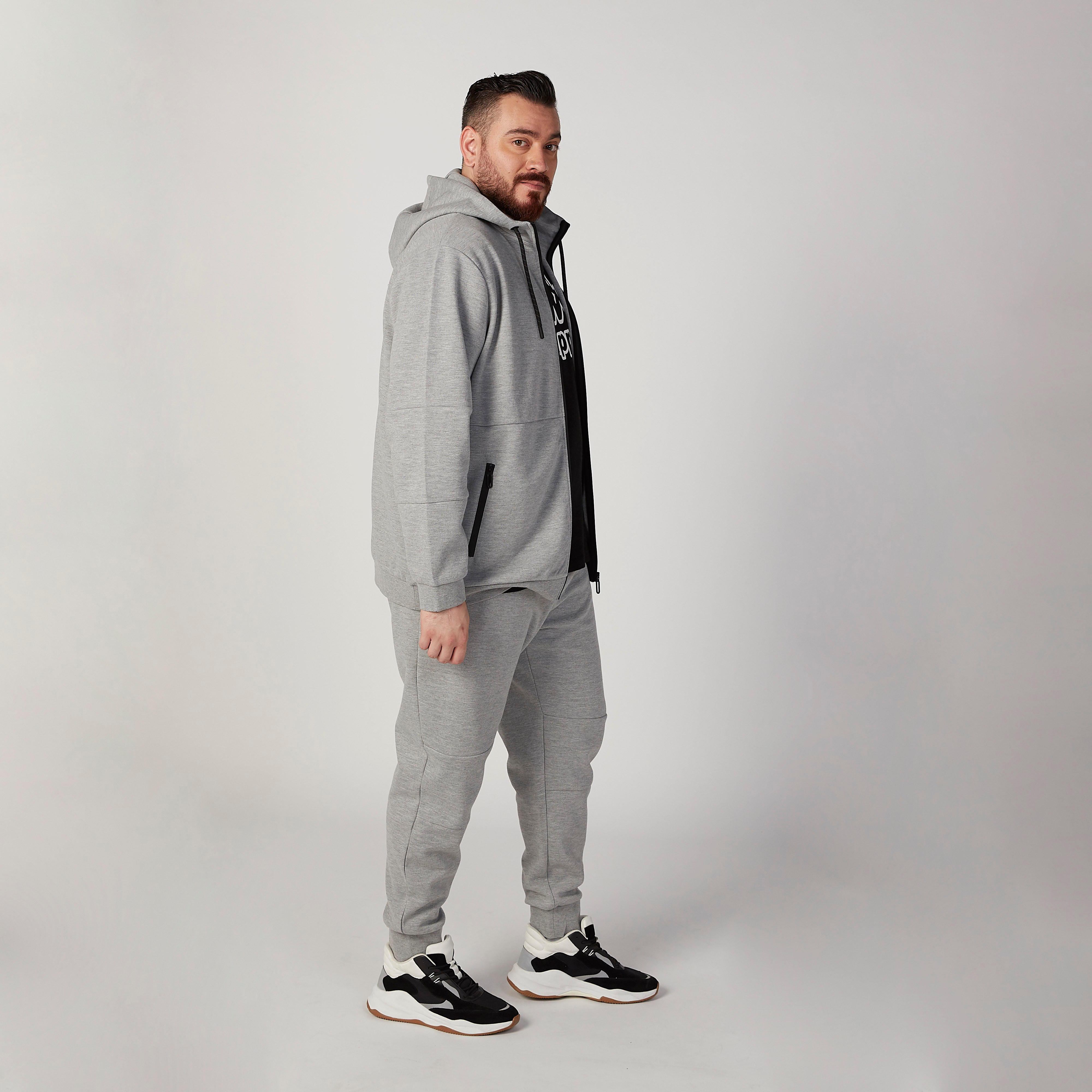 بنطلون رياضي سادة بخصر مطّاطي وجيوب-men-clothing-bottoms-joggers-image-2
