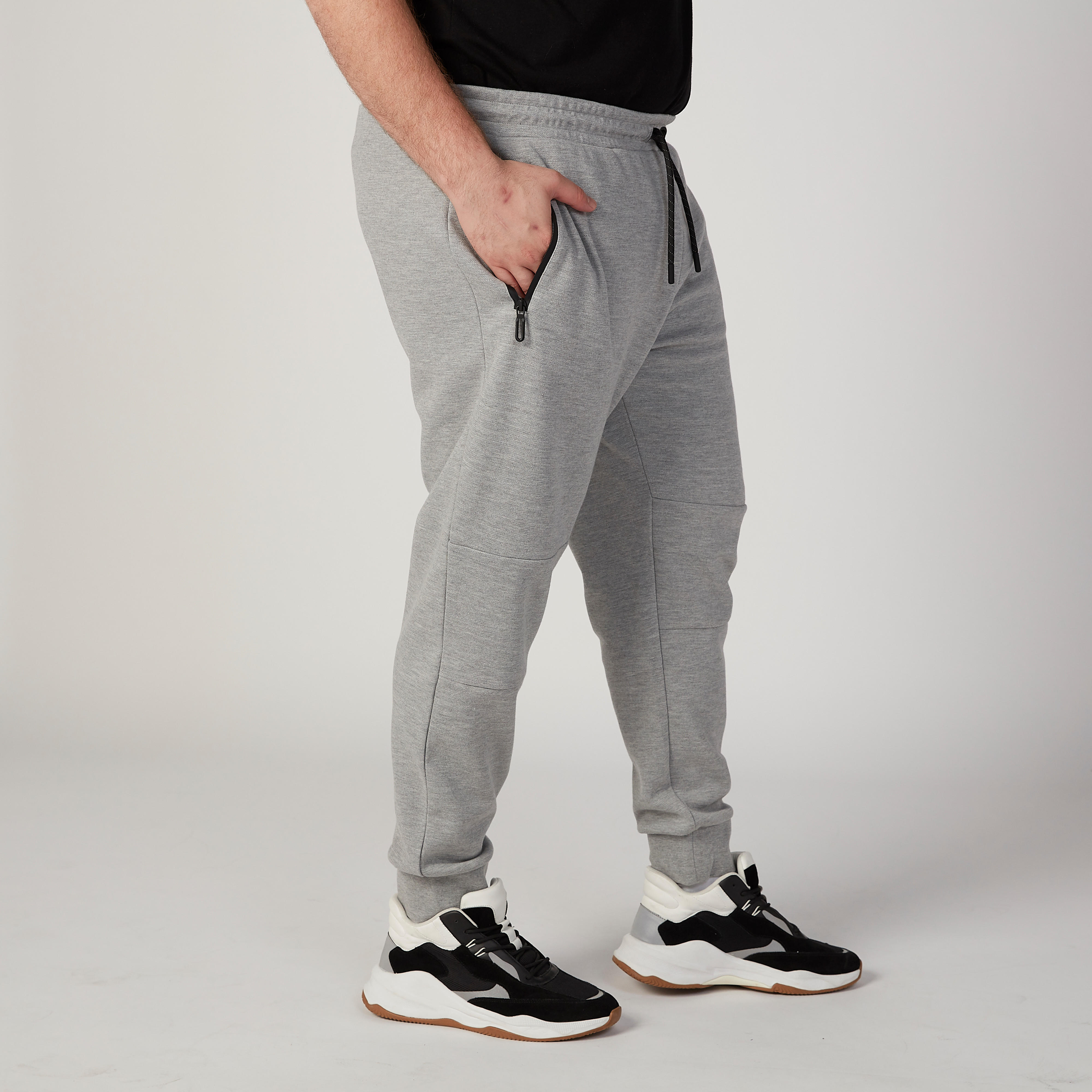 بنطلون رياضي سادة بخصر مطّاطي وجيوب-men-clothing-bottoms-joggers-image-4