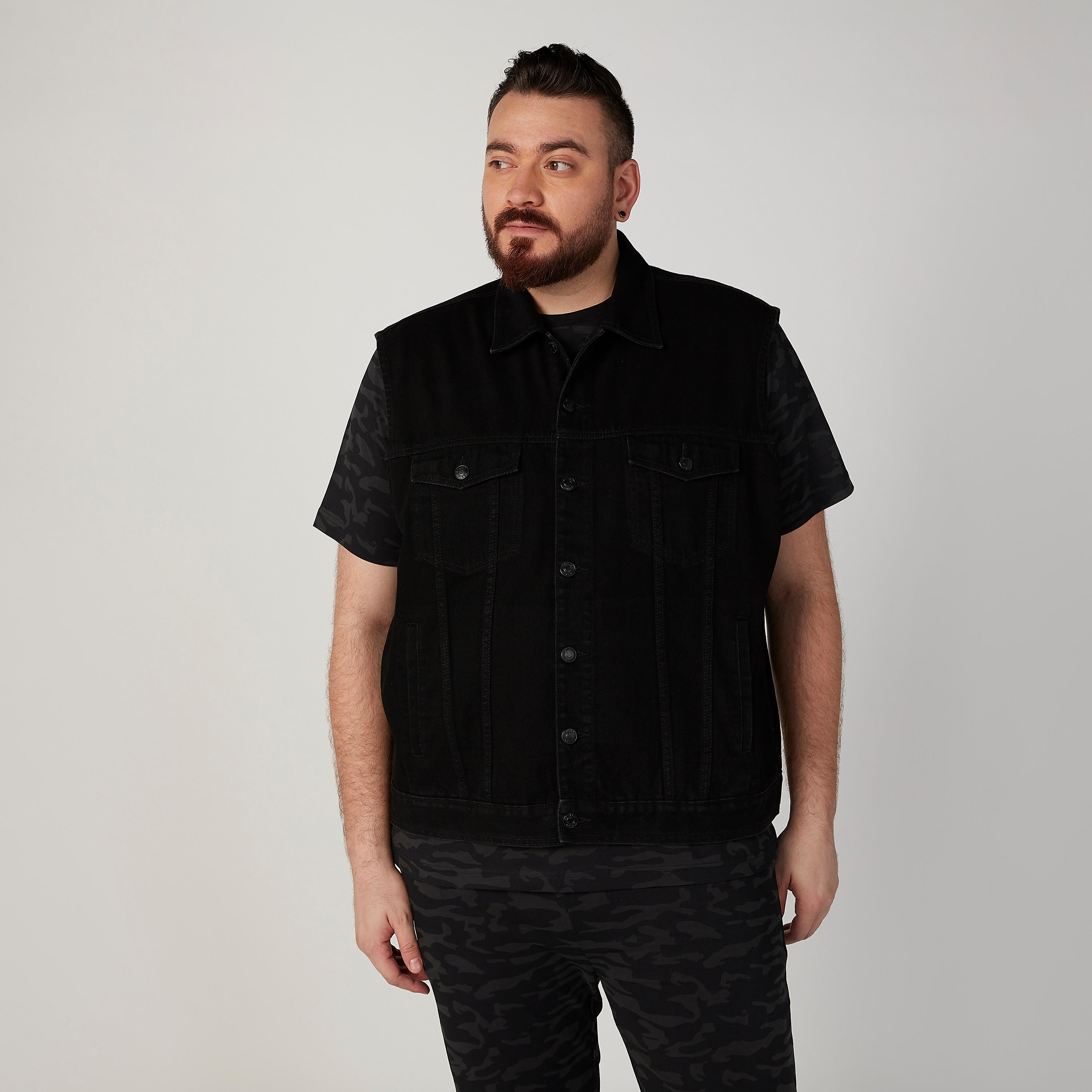 Denim Sleeveless Jacket with Flap Pockets-men-clothing-jacketsandblazers-jackets-image-1
