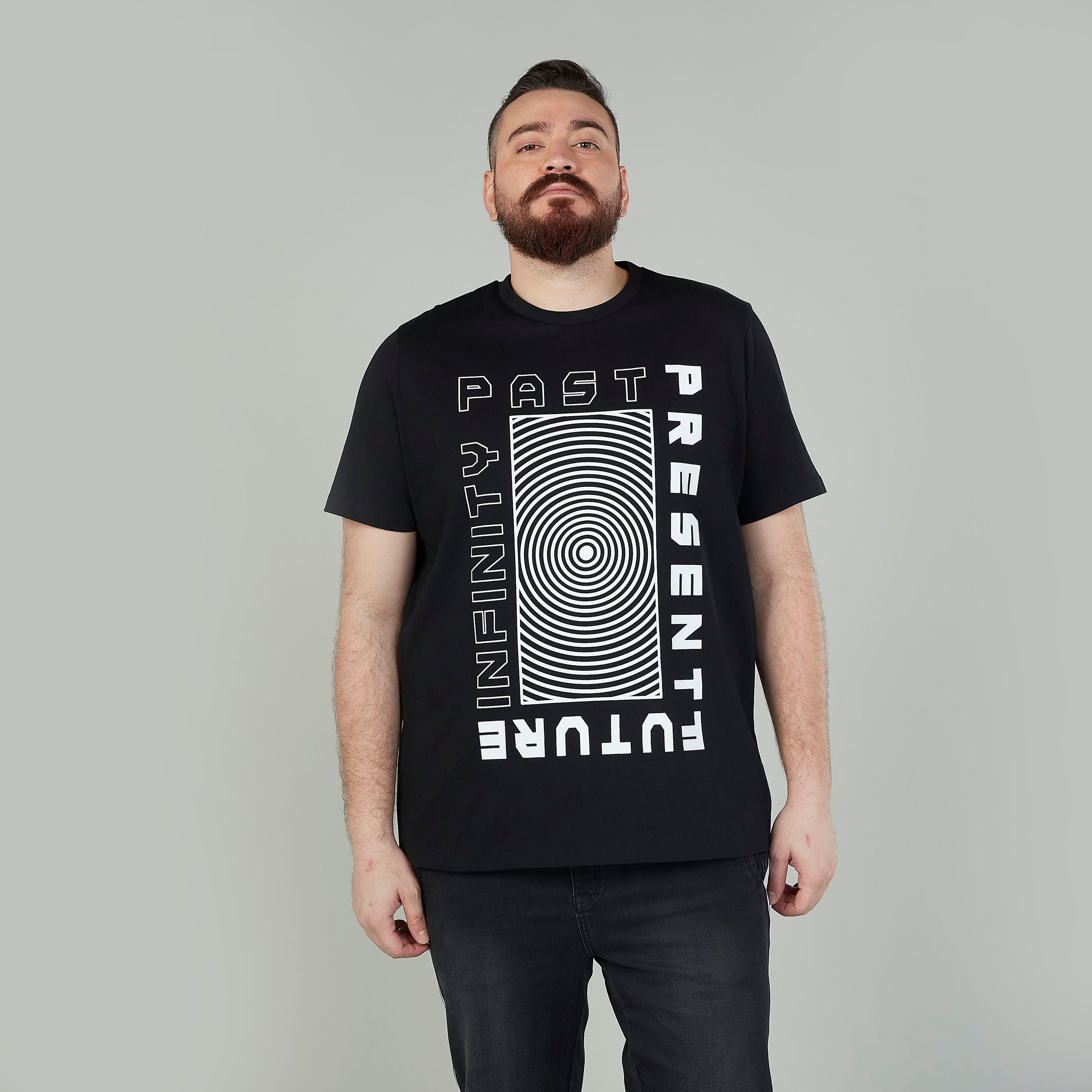تيشيرت بياقة مستديرة وأكمام قصيرة وطبعات-men-clothing-tshirtsandpolos-tshirts-image-4