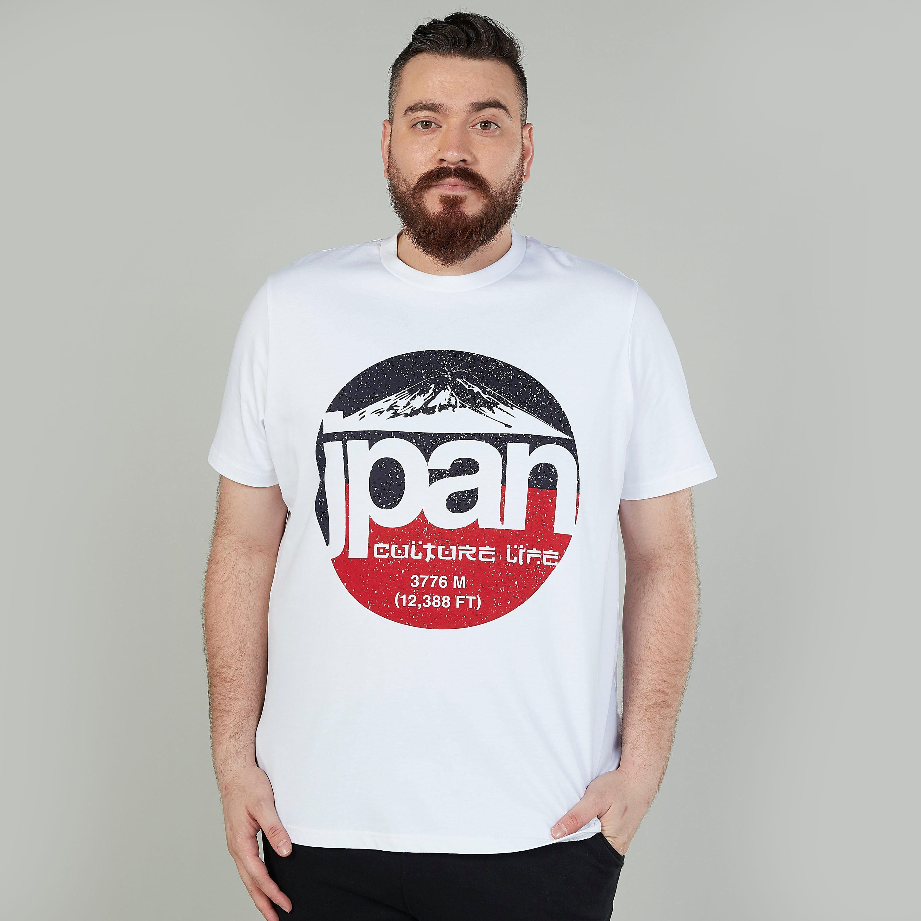 تيشيرت بياقة ضيّقة وأكمام قصيرة وطبعات-men-clothing-tshirtsandpolos-tshirts-image-1