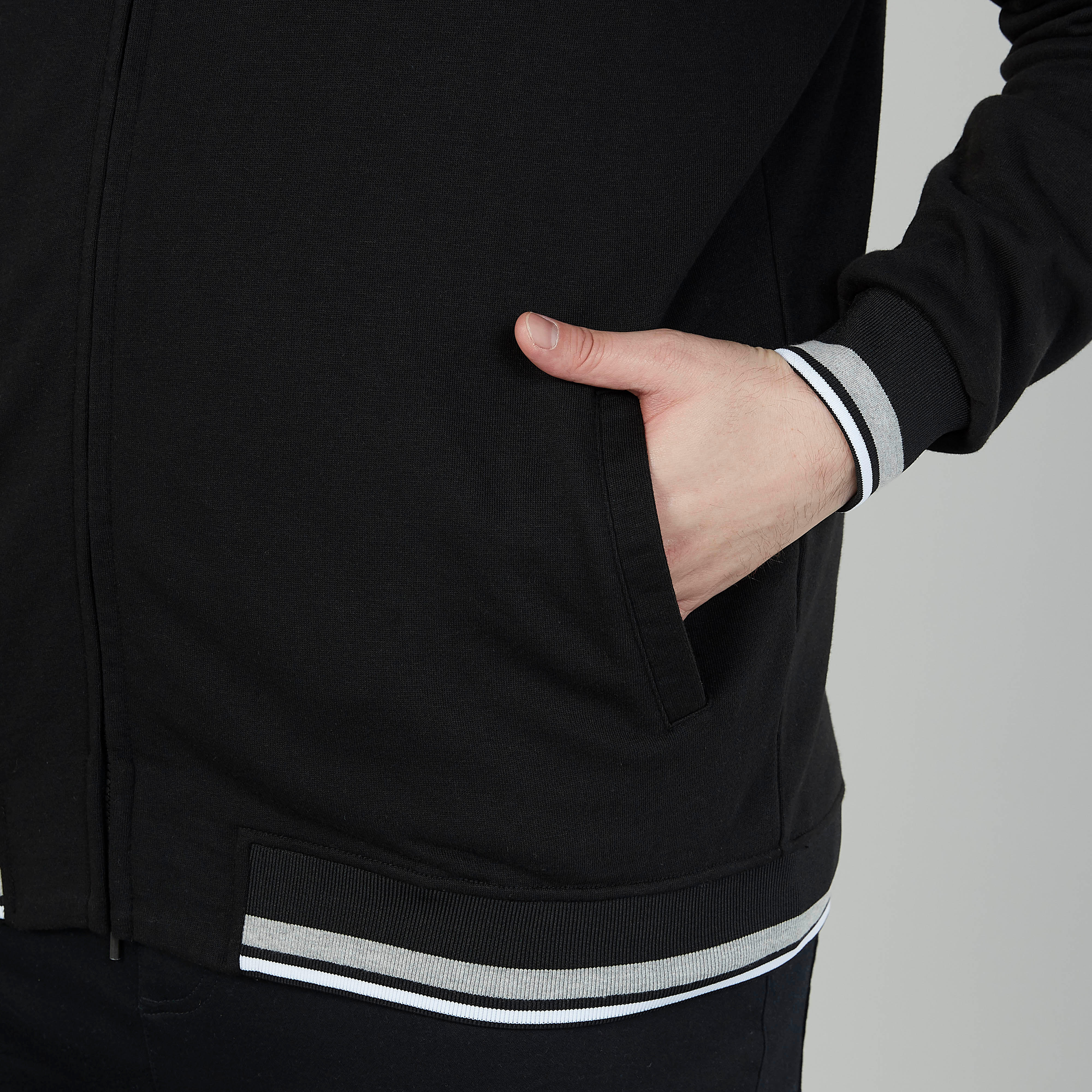 سويت شيرت بومبر سادة بأكمام طويلة وتفاصيل جيوب-men-winterwear-hoodiesandsweatshirts-image-3