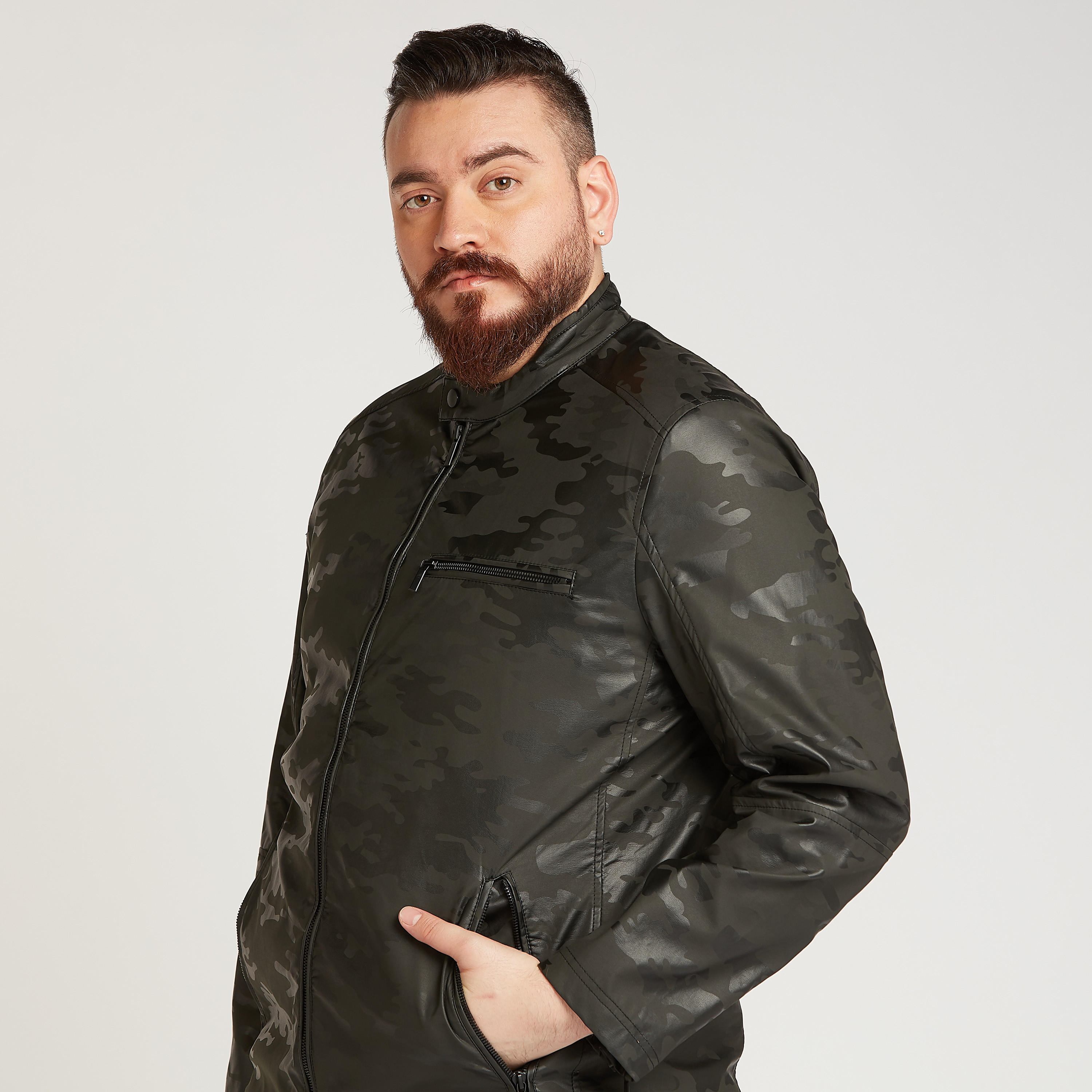جاكيت بومبر بأكمام طويلة وجيوب وطبعات-men-clothing-jacketsandblazers-jackets-image-3