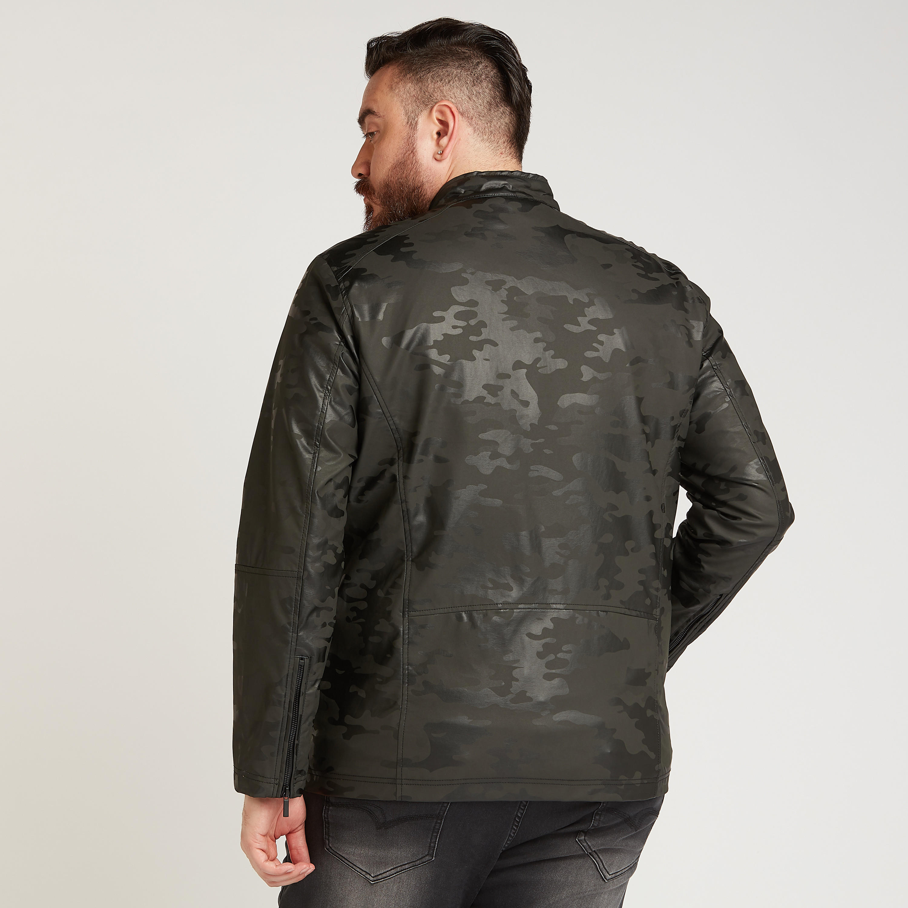 جاكيت بومبر بأكمام طويلة وجيوب وطبعات-men-clothing-jacketsandblazers-jackets-image-4
