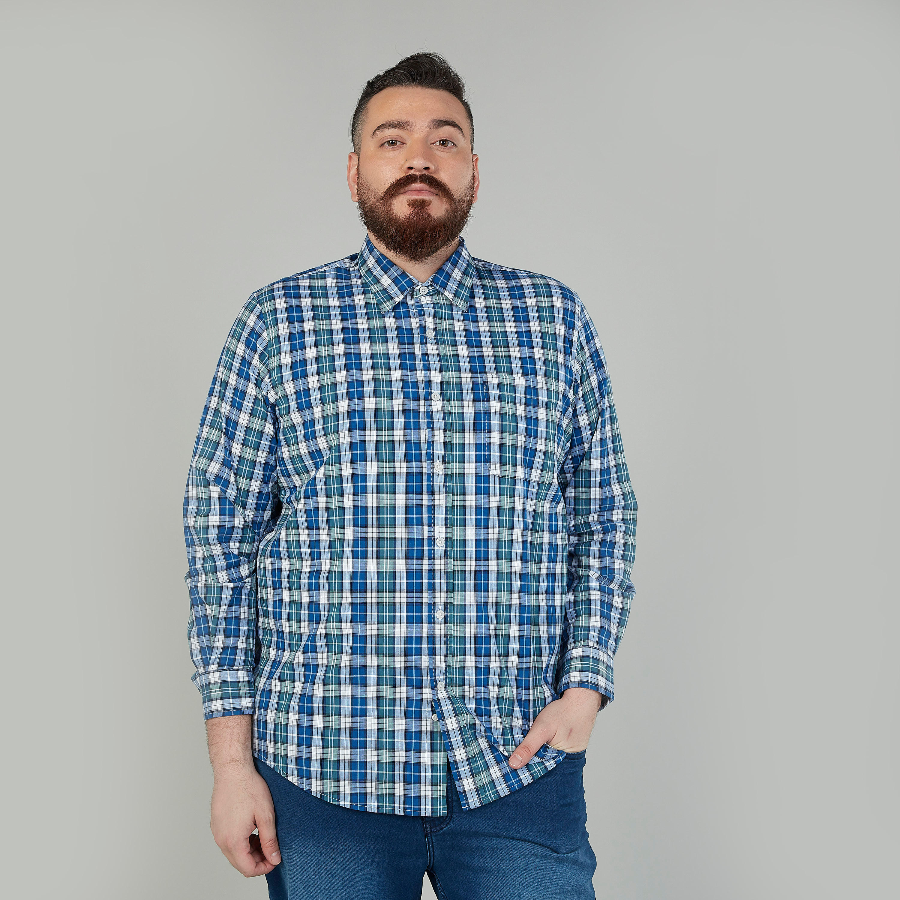 قميص كاروهات بياقة عاديّة وأكمام طويلة-men-clothing-shirts-image-1