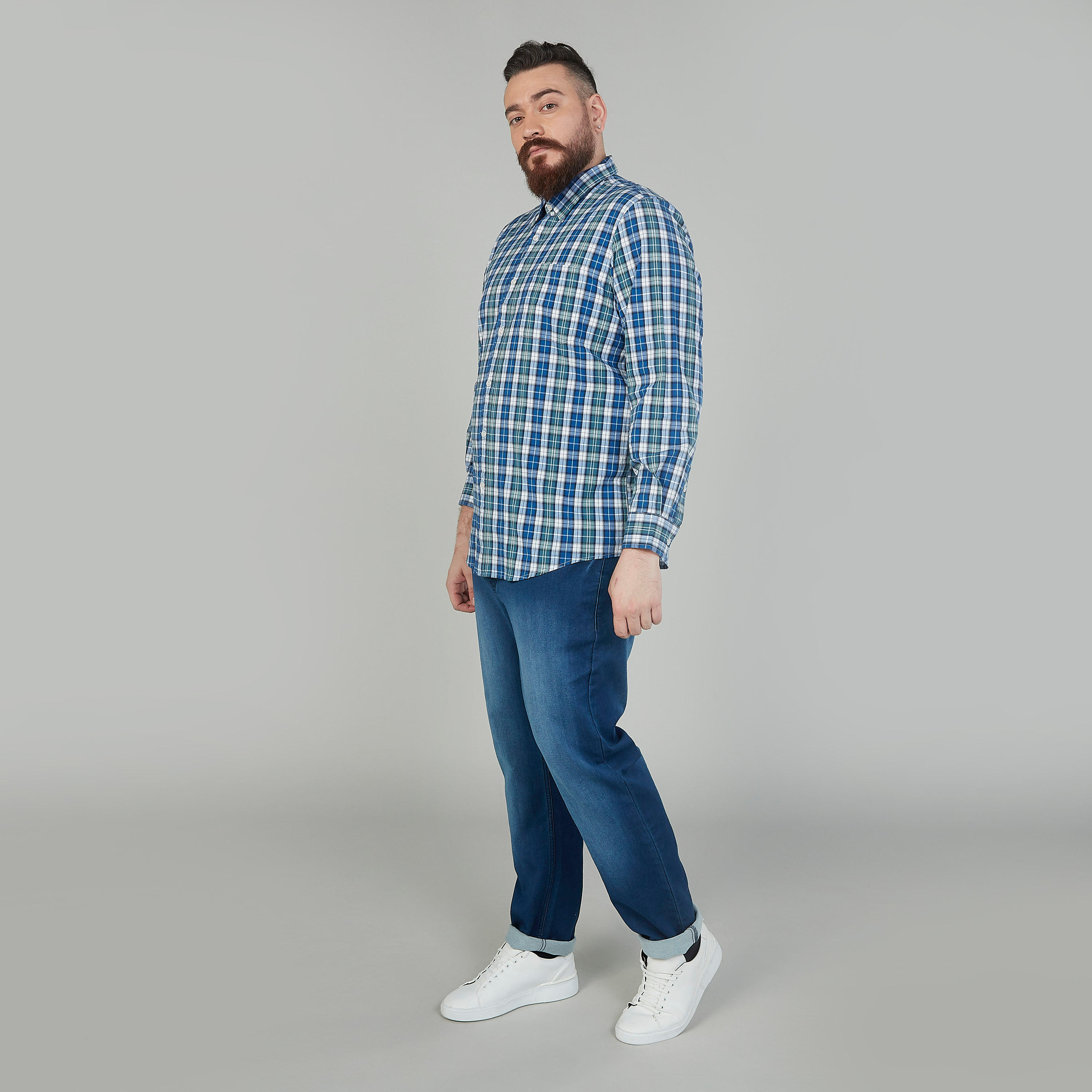 قميص كاروهات بياقة عاديّة وأكمام طويلة-men-clothing-shirts-image-2