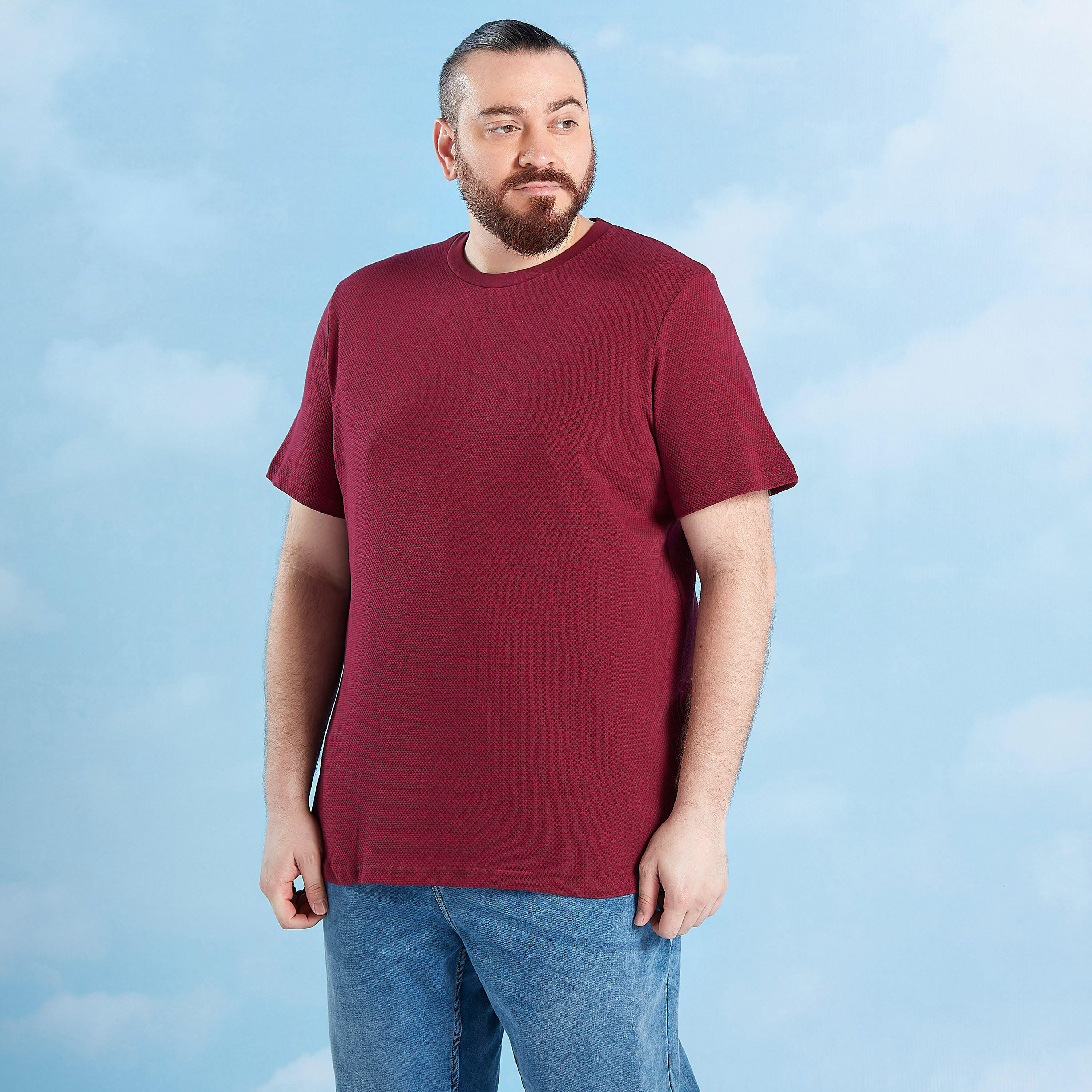 تيشيرت سادة بياقة ضيّقة وأكمام قصيرة-men-clothing-tshirtsandpolos-tshirts-image-1