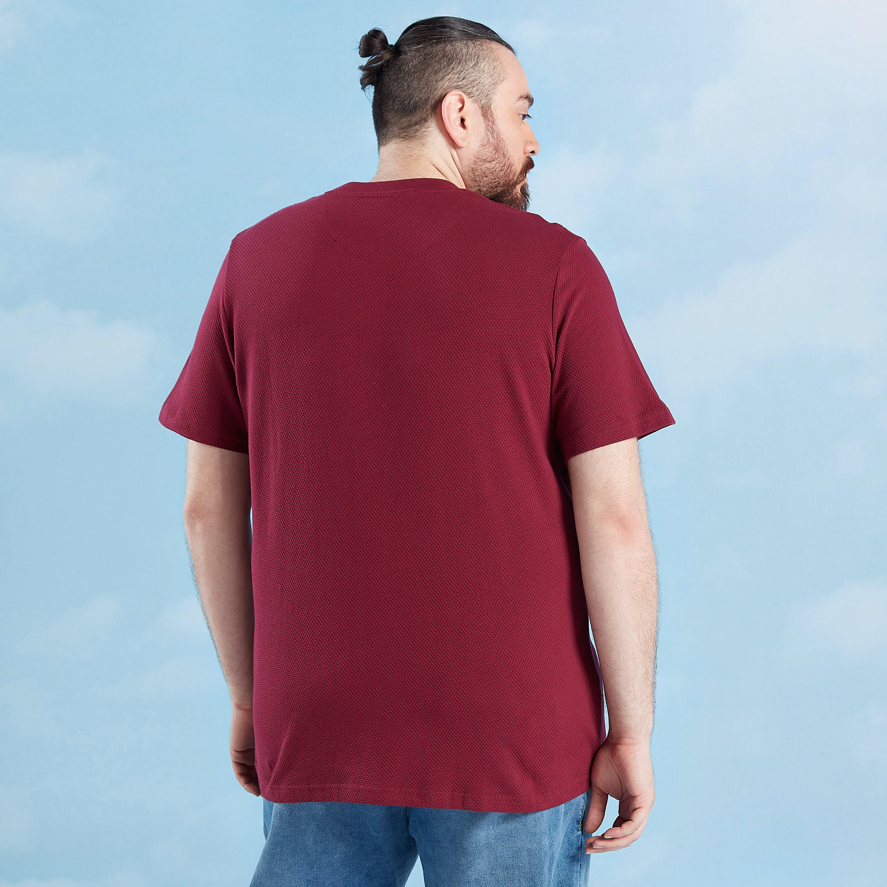 تيشيرت سادة بياقة ضيّقة وأكمام قصيرة-men-clothing-tshirtsandpolos-tshirts-image-4