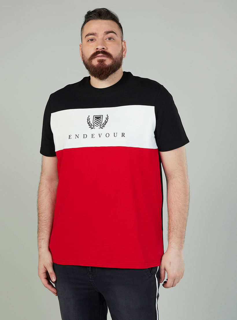 تيشيرت بياقة ضيّقة وأكمام قصيرة وطبعات-men-clothing-tshirtsandpolos-tshirts-image-4