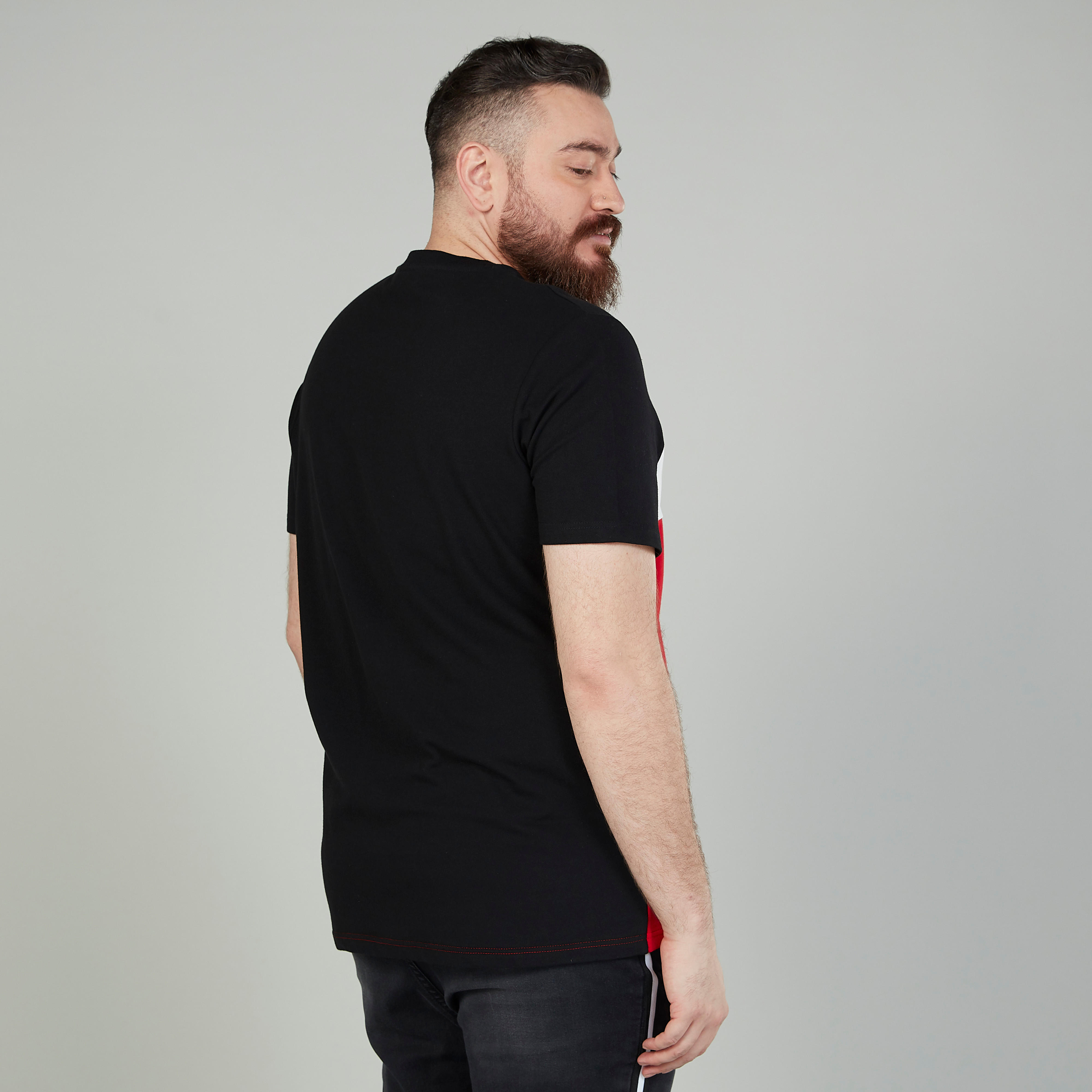 تيشيرت بياقة ضيّقة وأكمام قصيرة وطبعات-men-clothing-tshirtsandpolos-tshirts-image-1