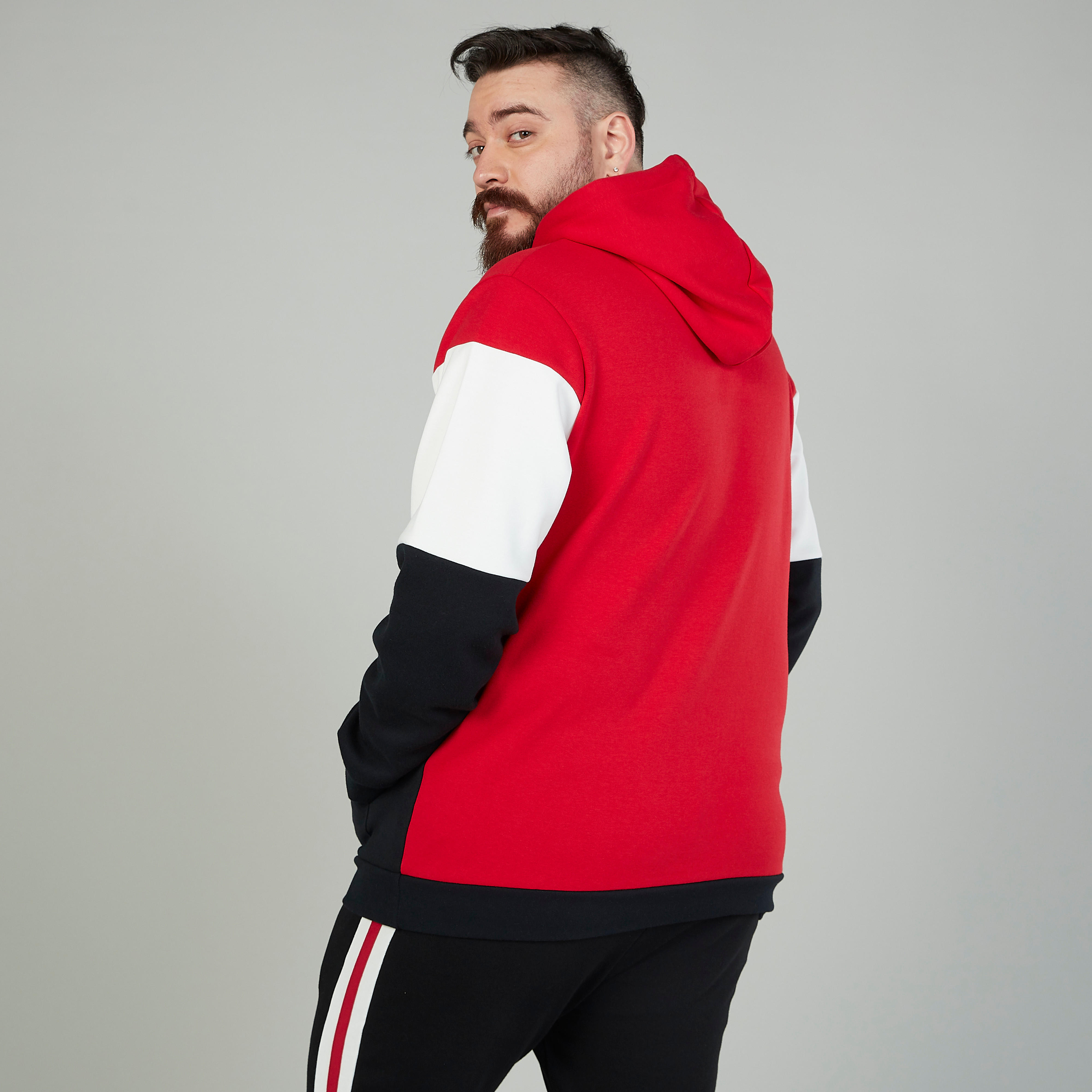 هودي بأكمام طويلة وجيوب كنغر وطبعات-men-winterwear-hoodiesandsweatshirts-image-4