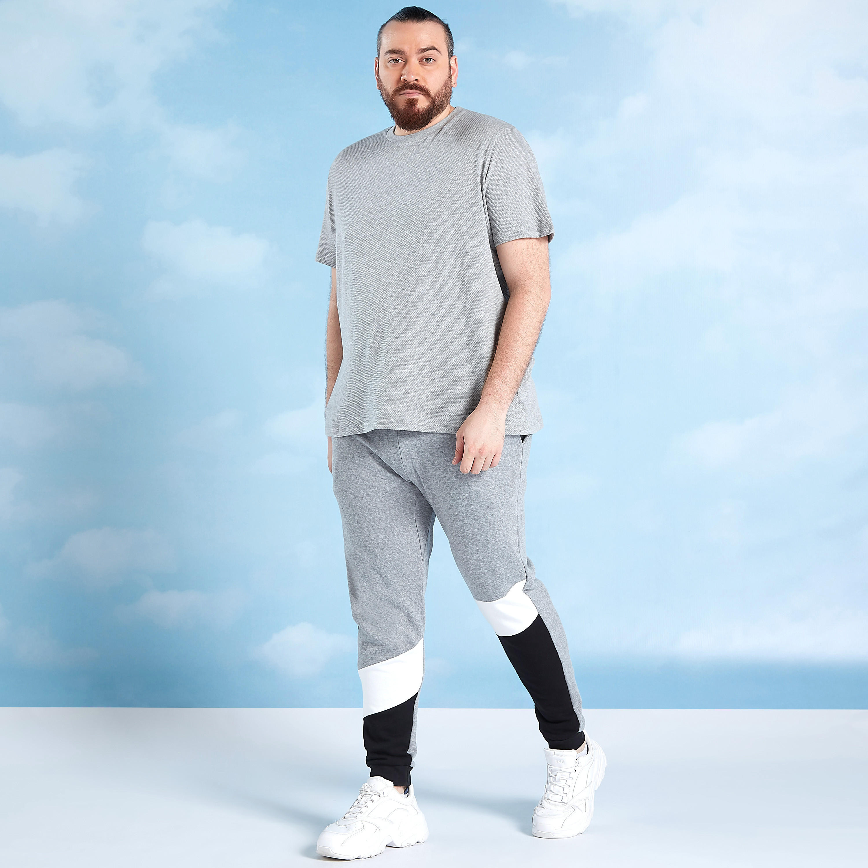 بنطلون رياضي كتل ألوان بخصر متوسط الارتفاع ورباط وجيوب-men-clothing-bottoms-joggers-image-2