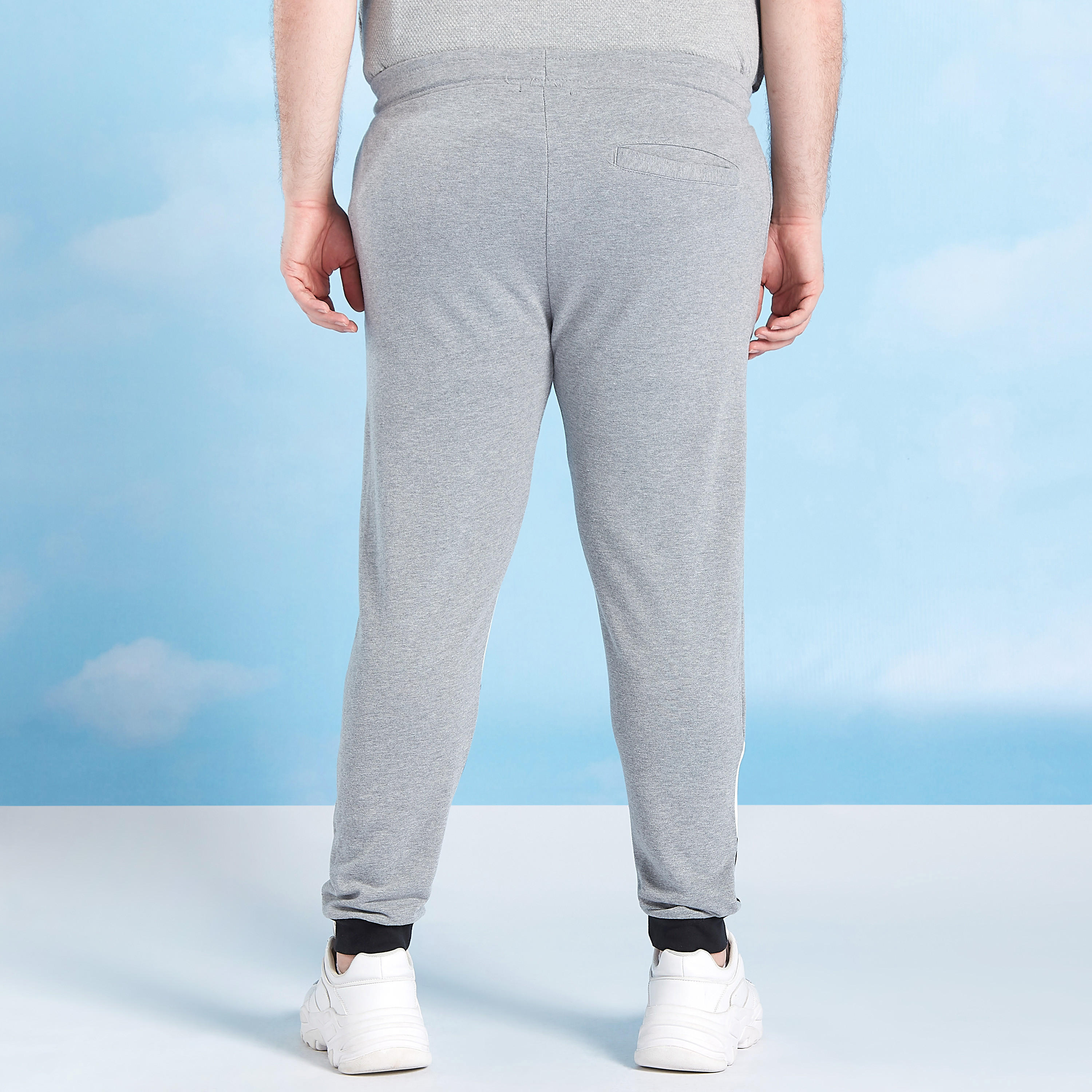 بنطلون رياضي كتل ألوان بخصر متوسط الارتفاع ورباط وجيوب-men-clothing-bottoms-joggers-image-4