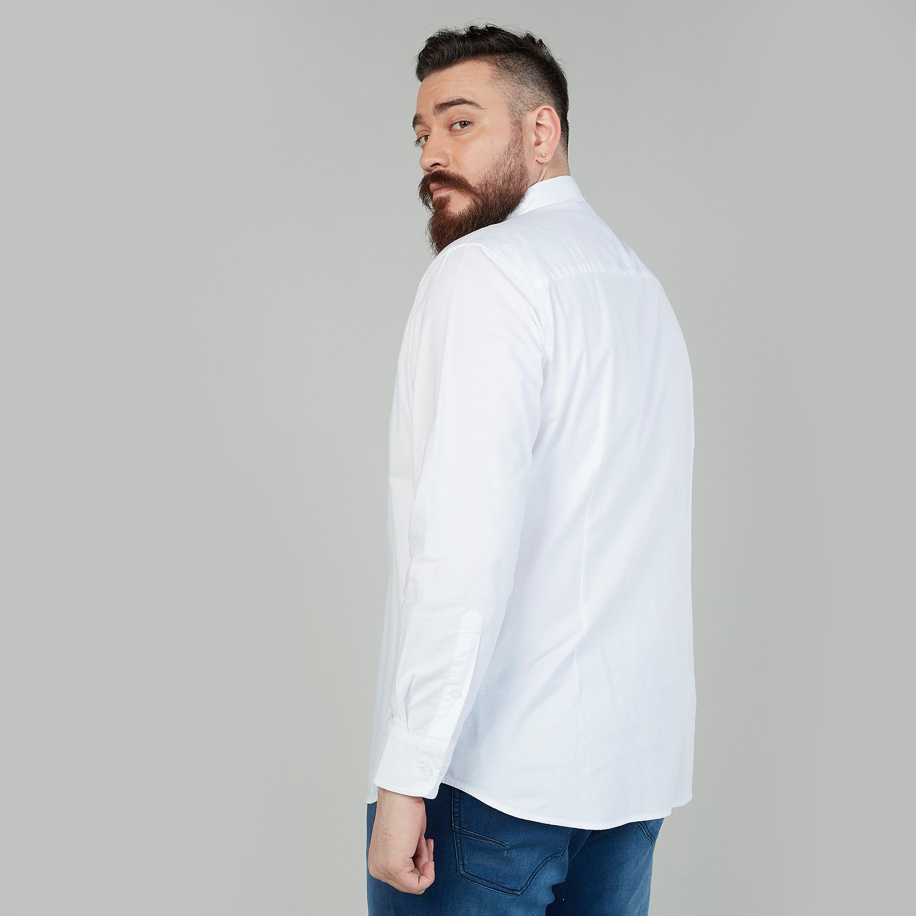 قميص سادة بياقة عاديّة وأكمام طويلة-men-clothing-shirts-image-1